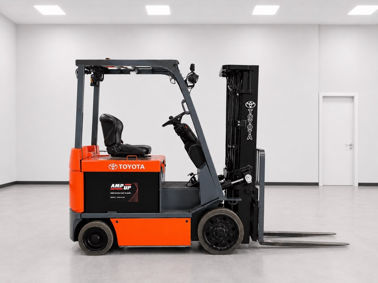 Toyota 7FBCU25 36V Electric Forklift 5,000 LB Capacity W/ Charger Battery 36V