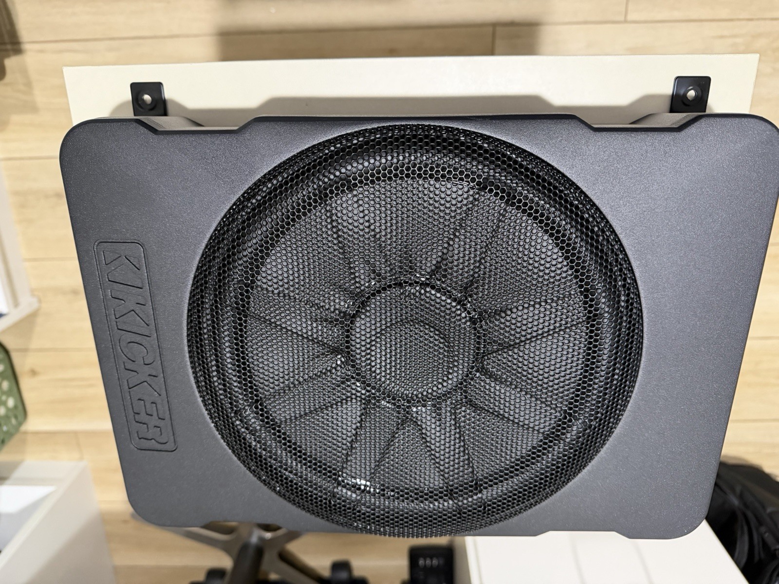 KICKER Hideaway 51HS10 10in Enclosed Powered Subwoofer 180W RMS SVC KICKER Hideaway 51HS10 10in Enclosed Powered Subwoofer 180W RMS SVC