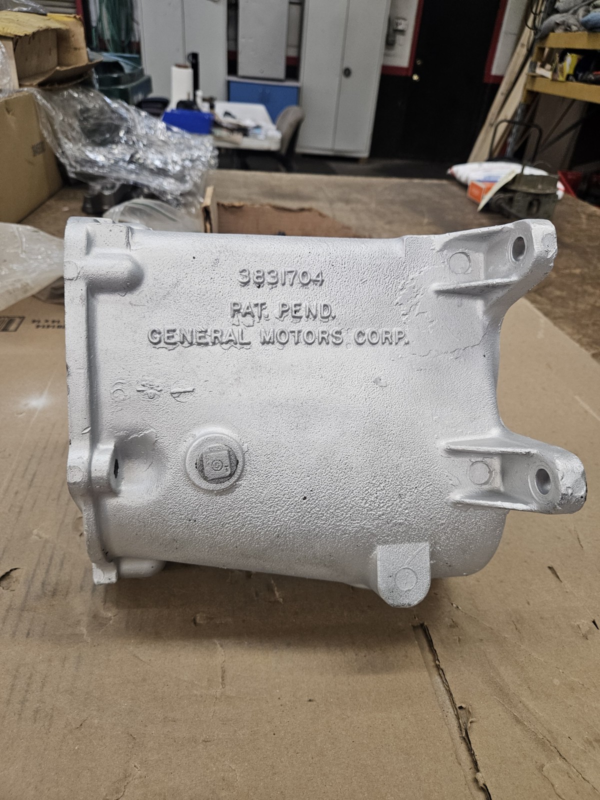 1963 64 Muncie 4 Speed Transmission Case 3831704 P0710 No Vin #. VERY GOOD COND. 1963 64 Muncie 4 Speed Transmission Case 3831704 P0710 No Vin #. VERY GOOD COND.