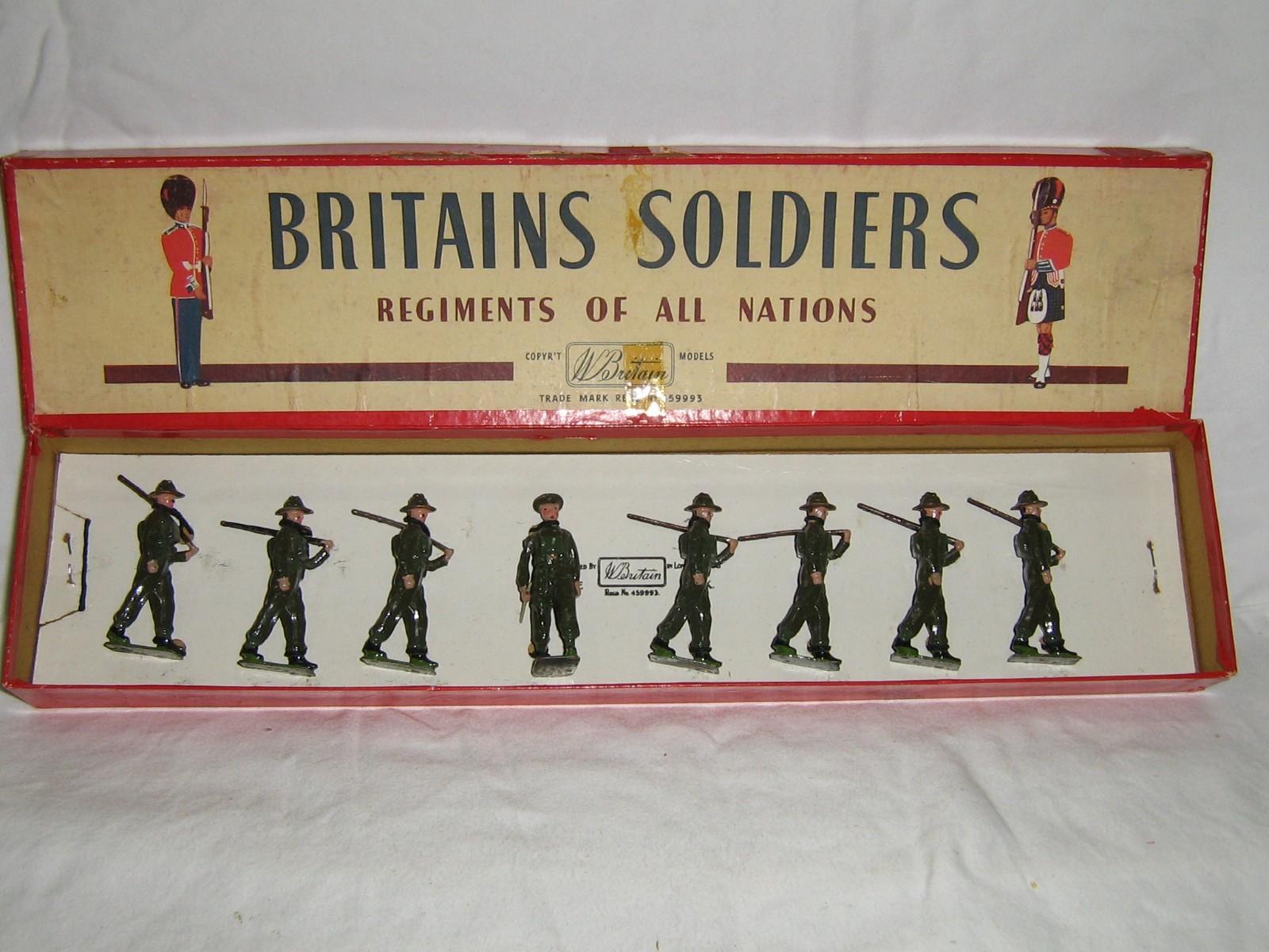 VTG BRITAINS AUSTRALIAN ARMY INF, BATTLE DRESS SET# 2031 BOXED