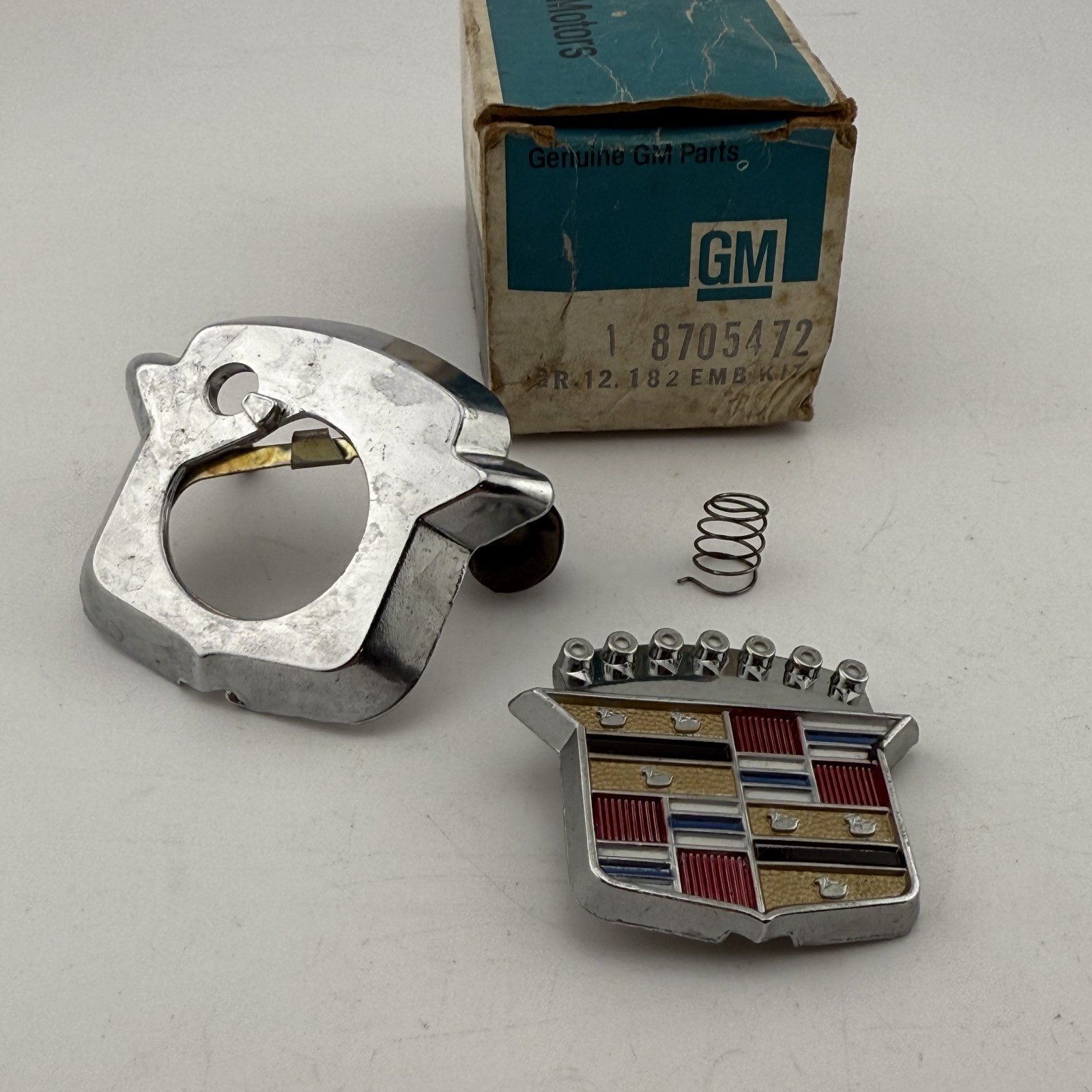 NOS OEM GM 1971-1978 Cadillac Eldorado TRUNK LOCK COVER 8705472 9833483 NOS OEM GM 1971-1978 Cadillac Eldorado TRUNK LOCK COVER 8705472 9833483