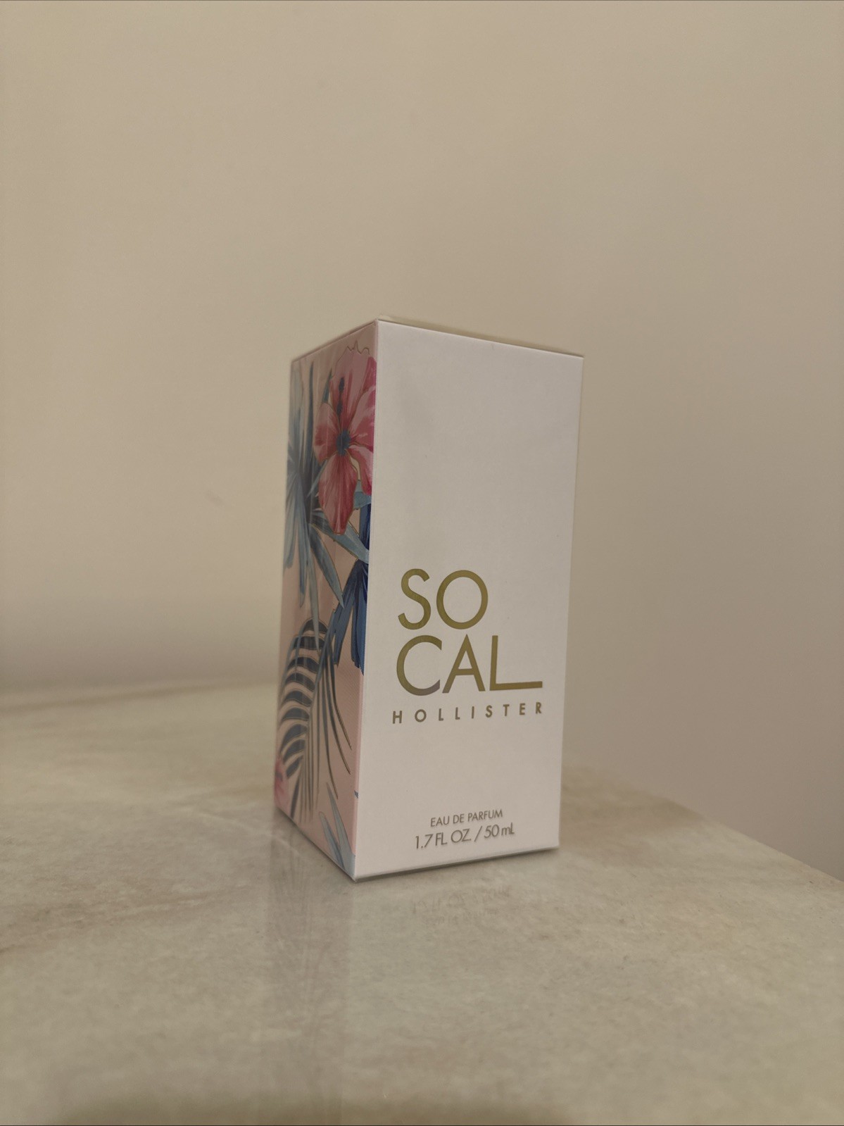 Hollister So Cal SoCal Eau de Parfum Fragrance Perfume Spray 1.7 oz SEALED Box Hollister So Cal SoCal Eau de Parfum Fragrance Perfume Spray 1.7 oz SEALED Box