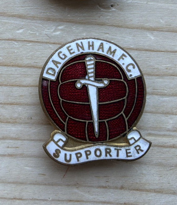 RARE ORIGINAL 1960s DAGENHAM F.C SUPPORTERS CLUB BADGE RARE ORIGINAL 1960s DAGENHAM F.C SUPPORTERS CLUB BADGE