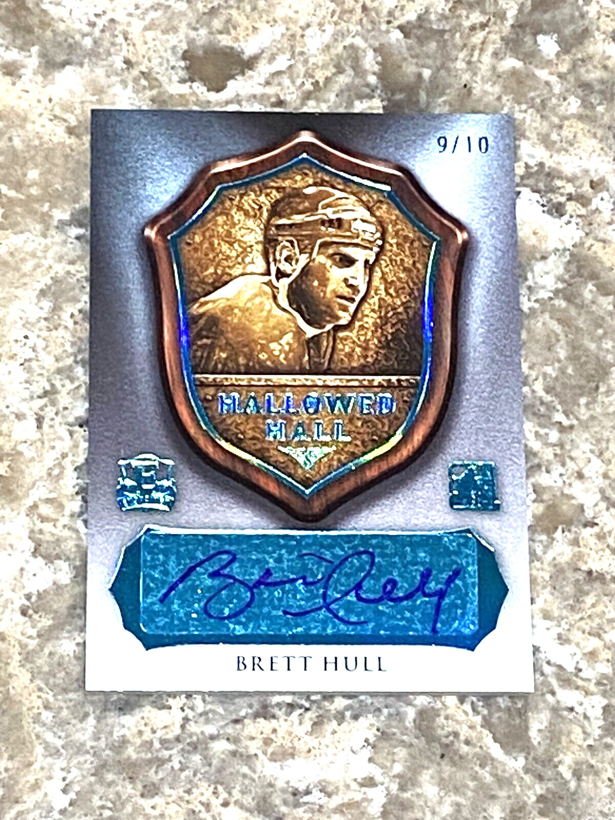 2015-16 Leaf ITG Hallowed Hall Autograph Brett Hull #HH-BH2 Auto Red Wings 9/10 2015-16 Leaf ITG Hallowed Hall Autograph Brett Hull #HH-BH2 Auto Red Wings 9/10