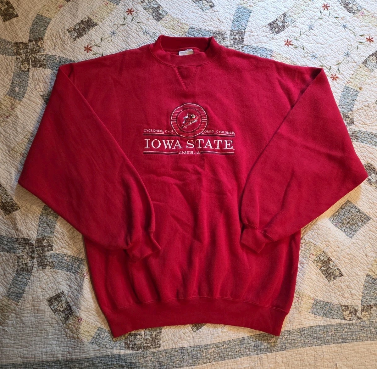 Vintage Iowa State Cyclones Cadre Athletic Sweatshirt Red Large Embroidered Vintage Iowa State Cyclones Cadre Athletic Sweatshirt Red Large Embroidered