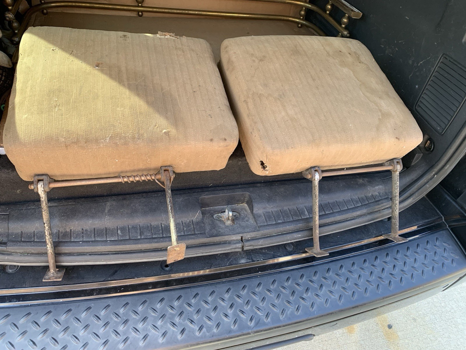 Vintage Original 1940 Ford Coupe Opera Jump Seats Complete Deluxe Standard WOW Vintage Original 1940 Ford Coupe Opera Jump Seats Complete Deluxe Standard WOW