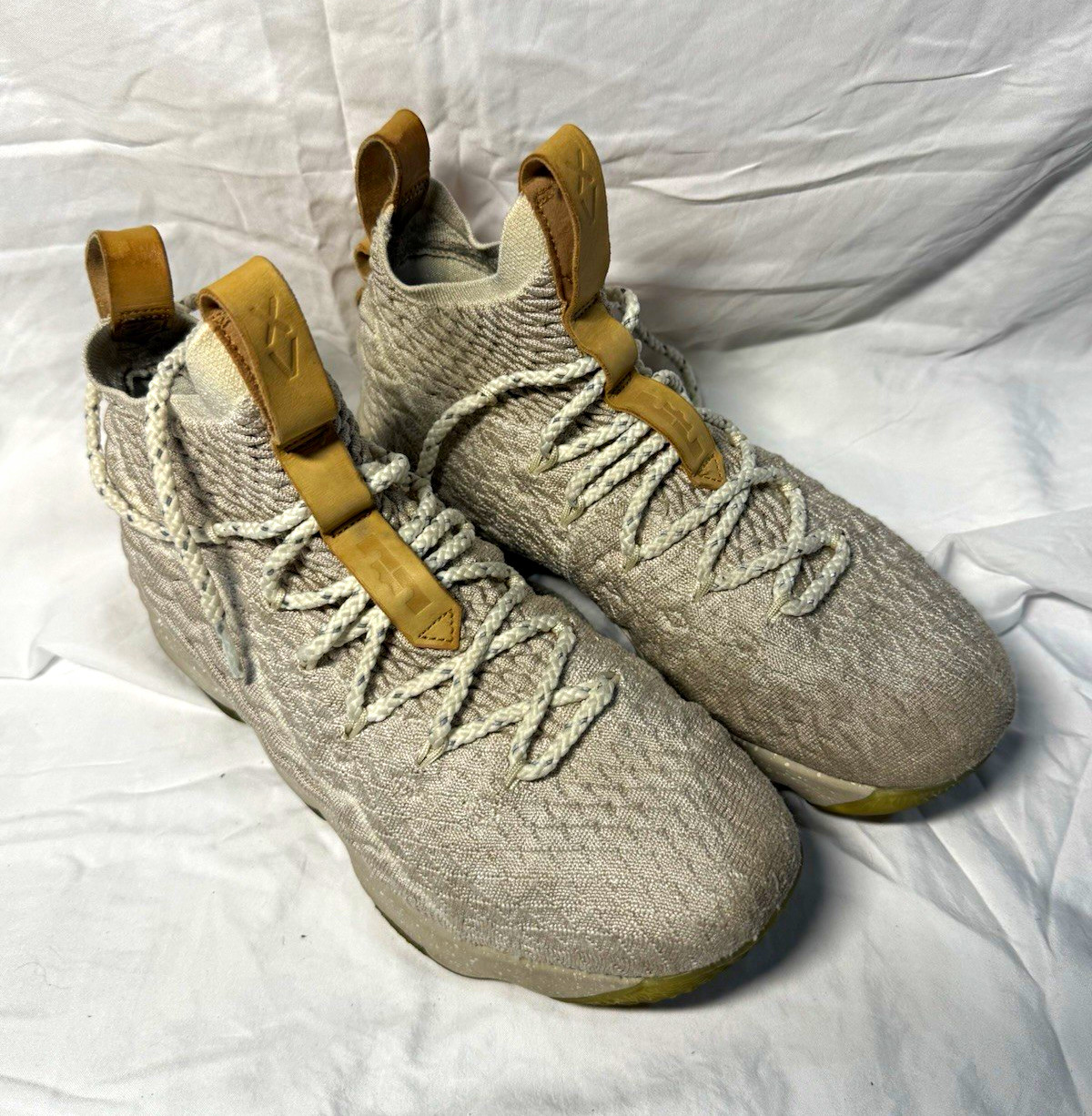 Nike LeBron 15 “Ghost” size 6.5Y EUC Nike LeBron 15 “Ghost” size 6.5Y EUC