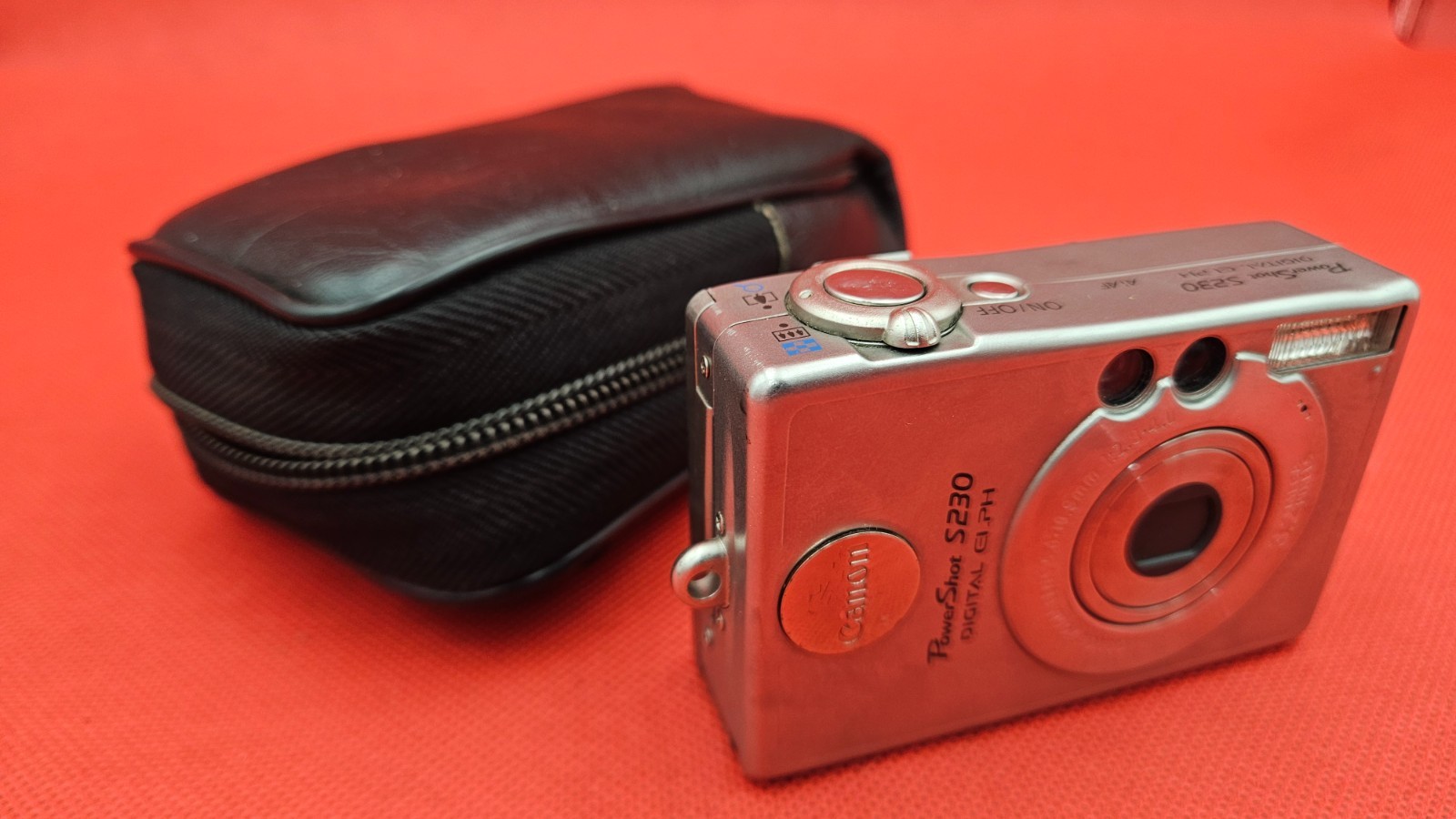 Canon power shot digital EF ph with case - Good Condition