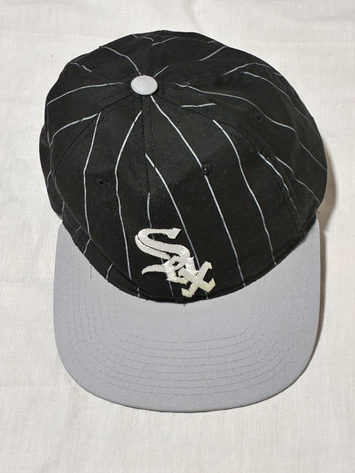 Vintage Chicago White Sox 90's Starter Snapback Hat Pinstripe Black Used Vintage Chicago White Sox 90's Starter Snapback Hat Pinstripe Black Used