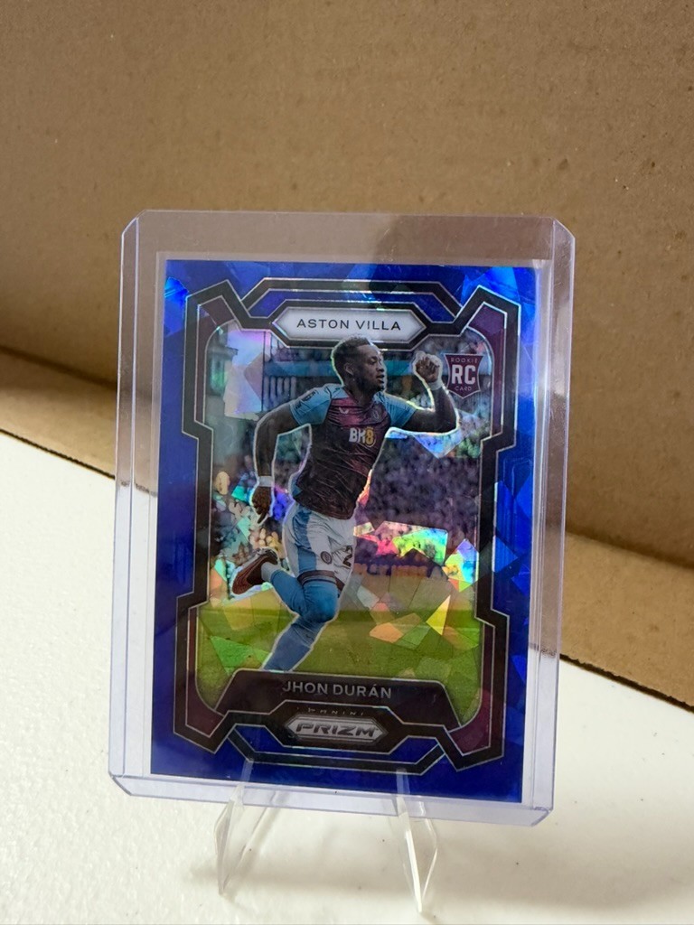 2023-24 Panini Prizm Premier League Jhon Duran Blue Ice RC 65/75 #109 Villa 2023-24 Panini Prizm Premier League Jhon Duran Blue Ice RC 65/75 #109 Villa