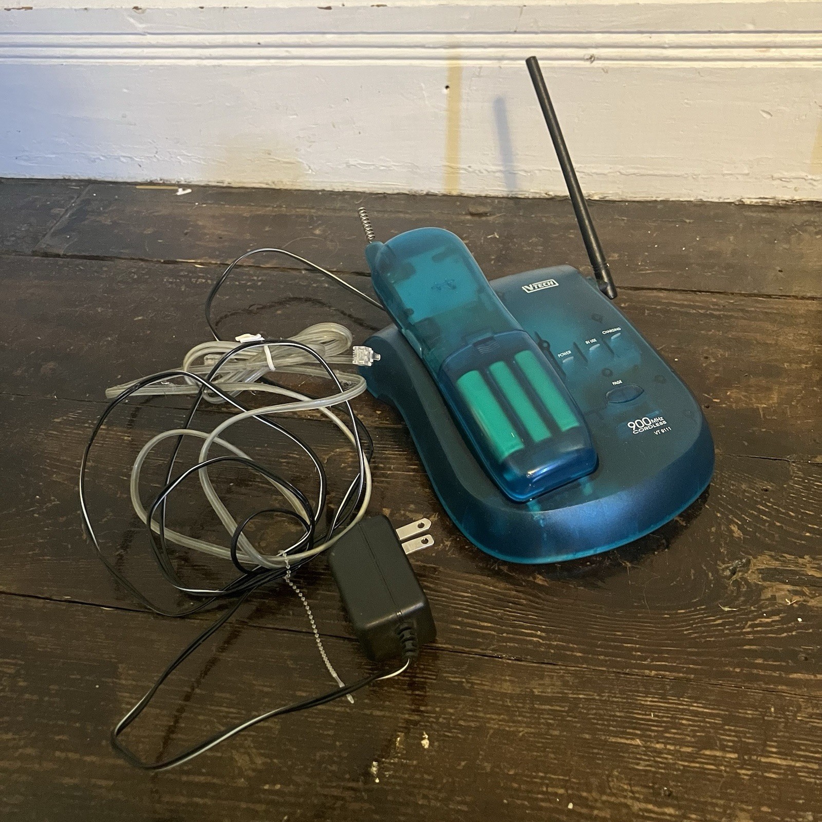 VTech VT 9111 Translucent Cordless Phone 900 MHz VTG Y2K 90s Aqua New Battery VTech VT 9111 Translucent Cordless Phone 900 MHz VTG Y2K 90s Aqua New Battery
