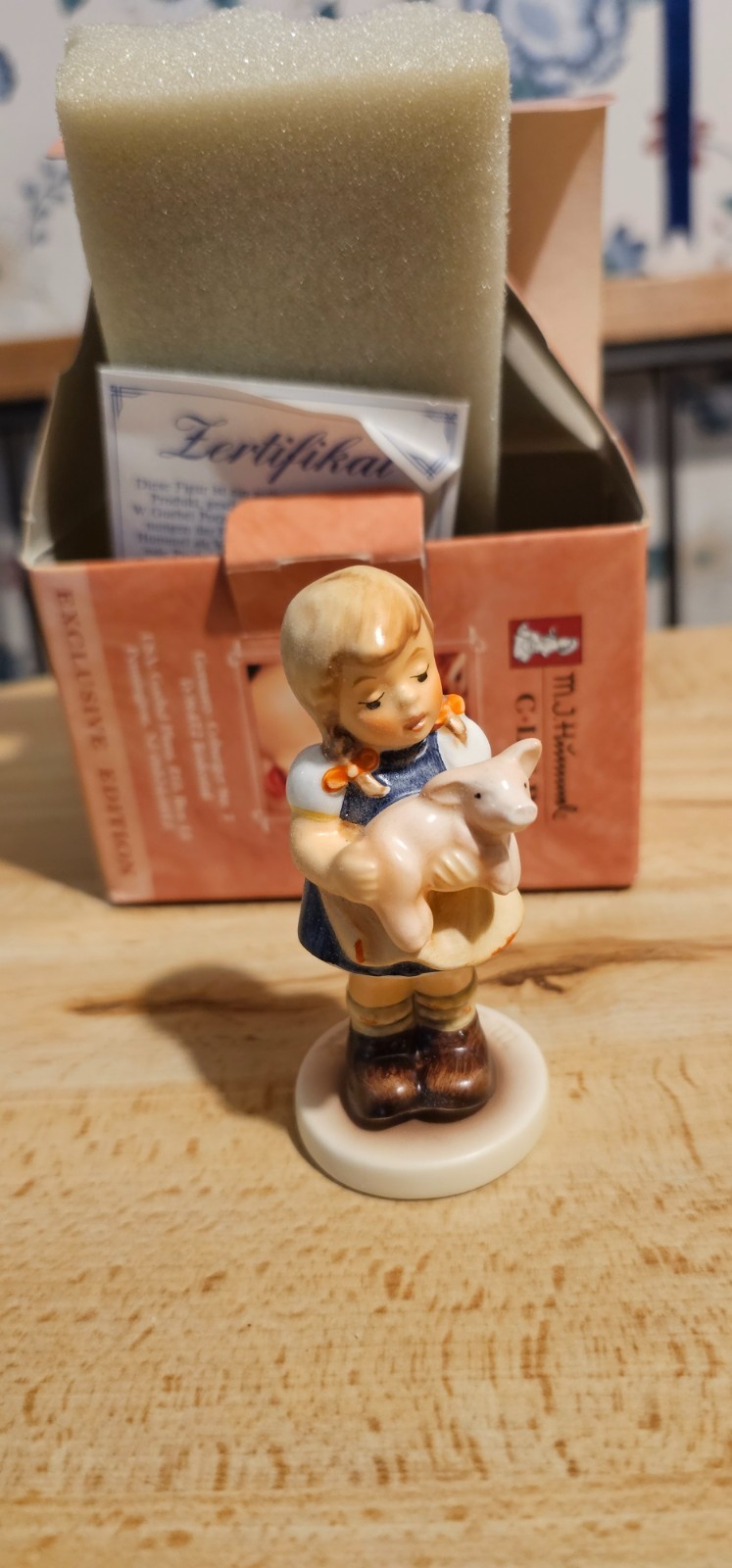 M.J. Hummel Goebel Pigtails 2052 Figurine M.J. Hummel Goebel Pigtails 2052 Figurine