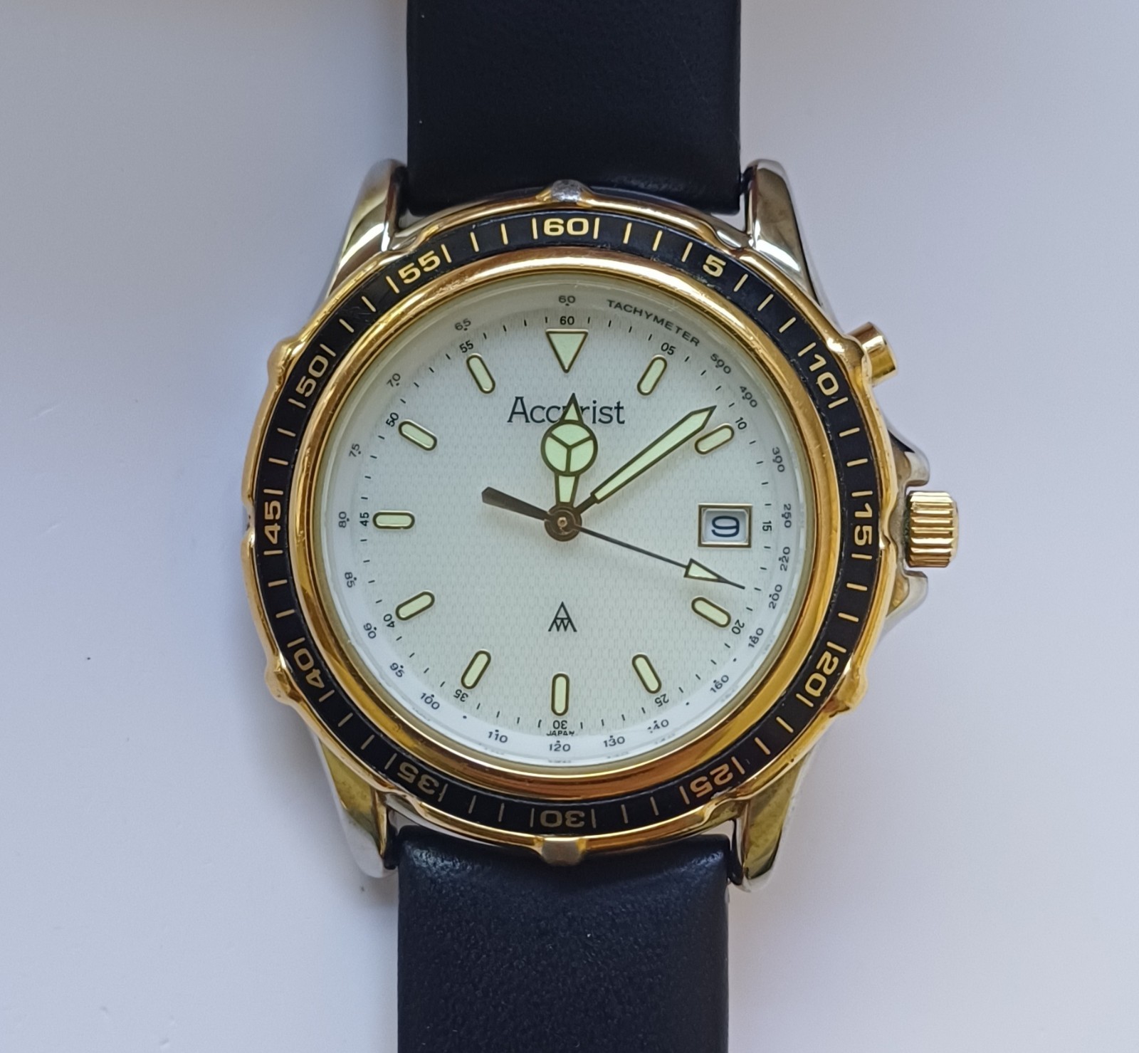 Accurist Men\'s Gold Tone Leather Strap Luminous Backlight Quartz Watch , 38 mm Accurist Men\'s Gold Tone Leather Strap Luminous Backlight Quartz Watch , 38 mm