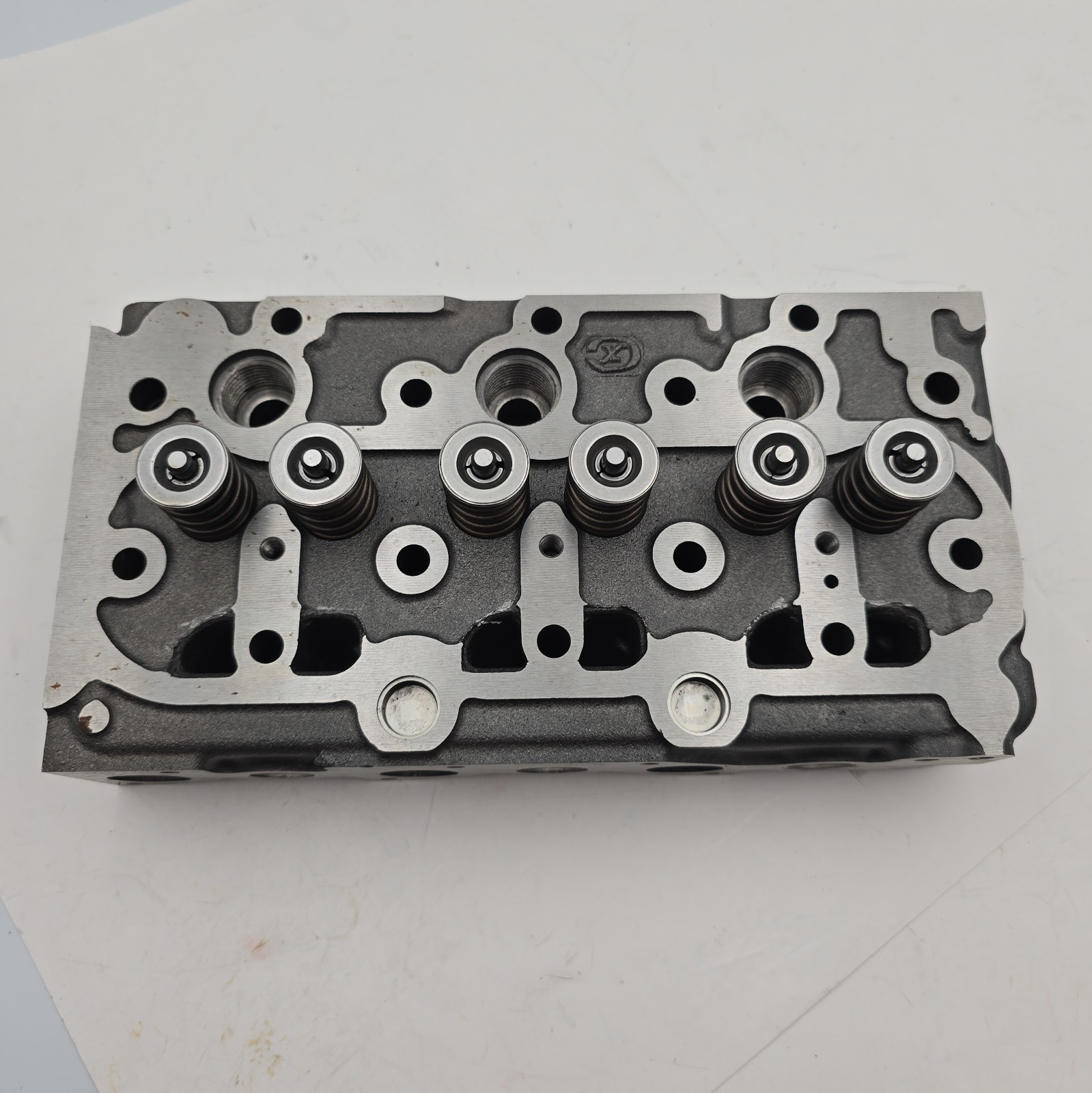 Engine Cylinder Head For Kubota D750 Engine B5200 B7100