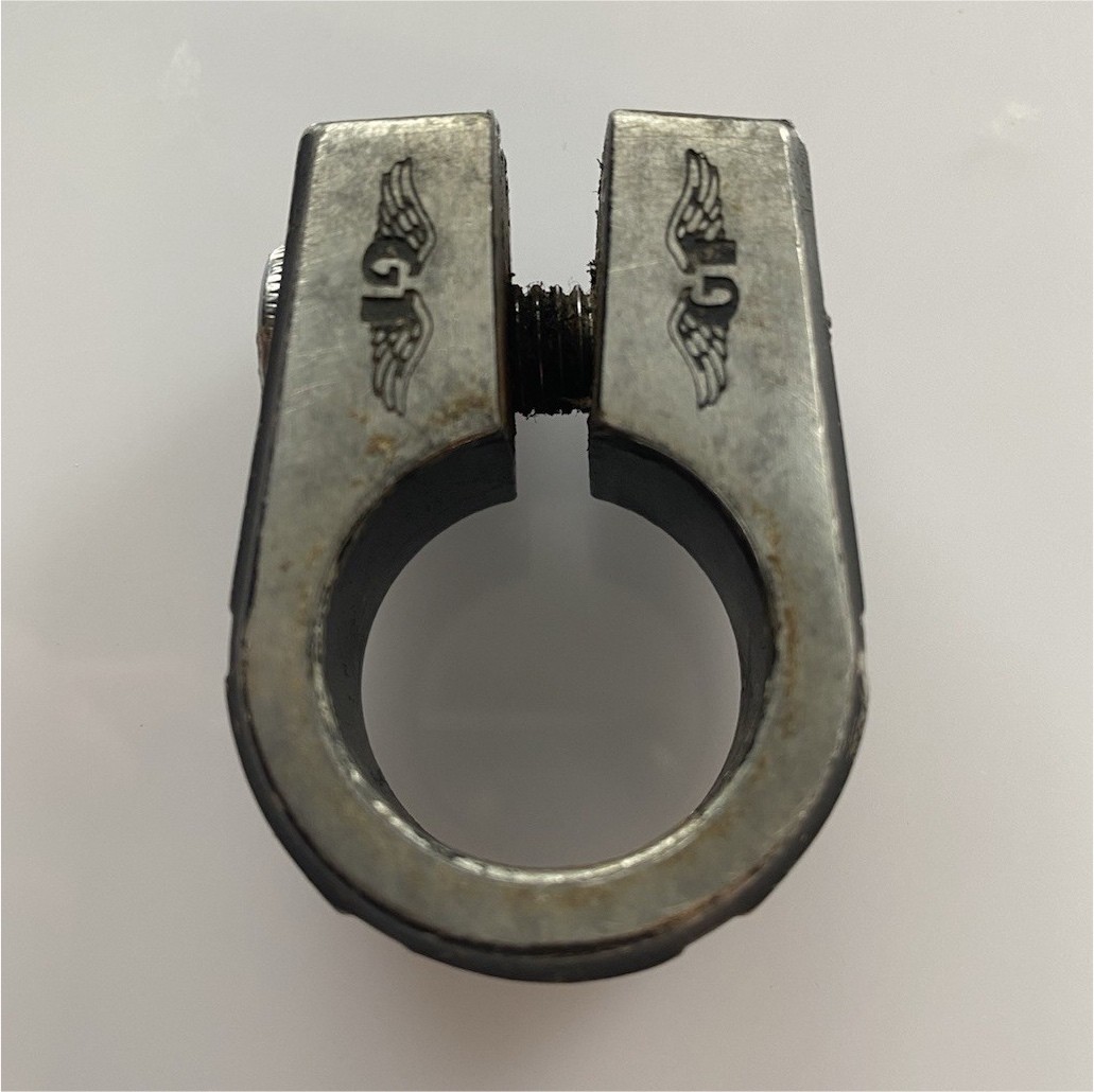 GT BMX Seatpost Clamp w/ Bolt Black/Silver Seat Post Clamp Bmx 1985 Oldschool GT BMX Seatpost Clamp w/ Bolt Black/Silver Seat Post Clamp Bmx 1985 Oldschool