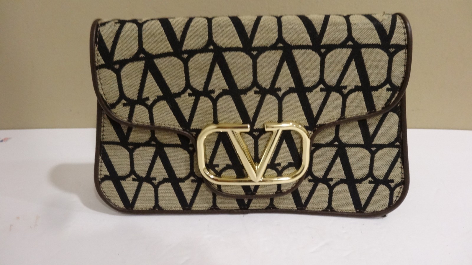 Valentino Garavani Women,s Clutch Valentino Garavani Women,s Clutch