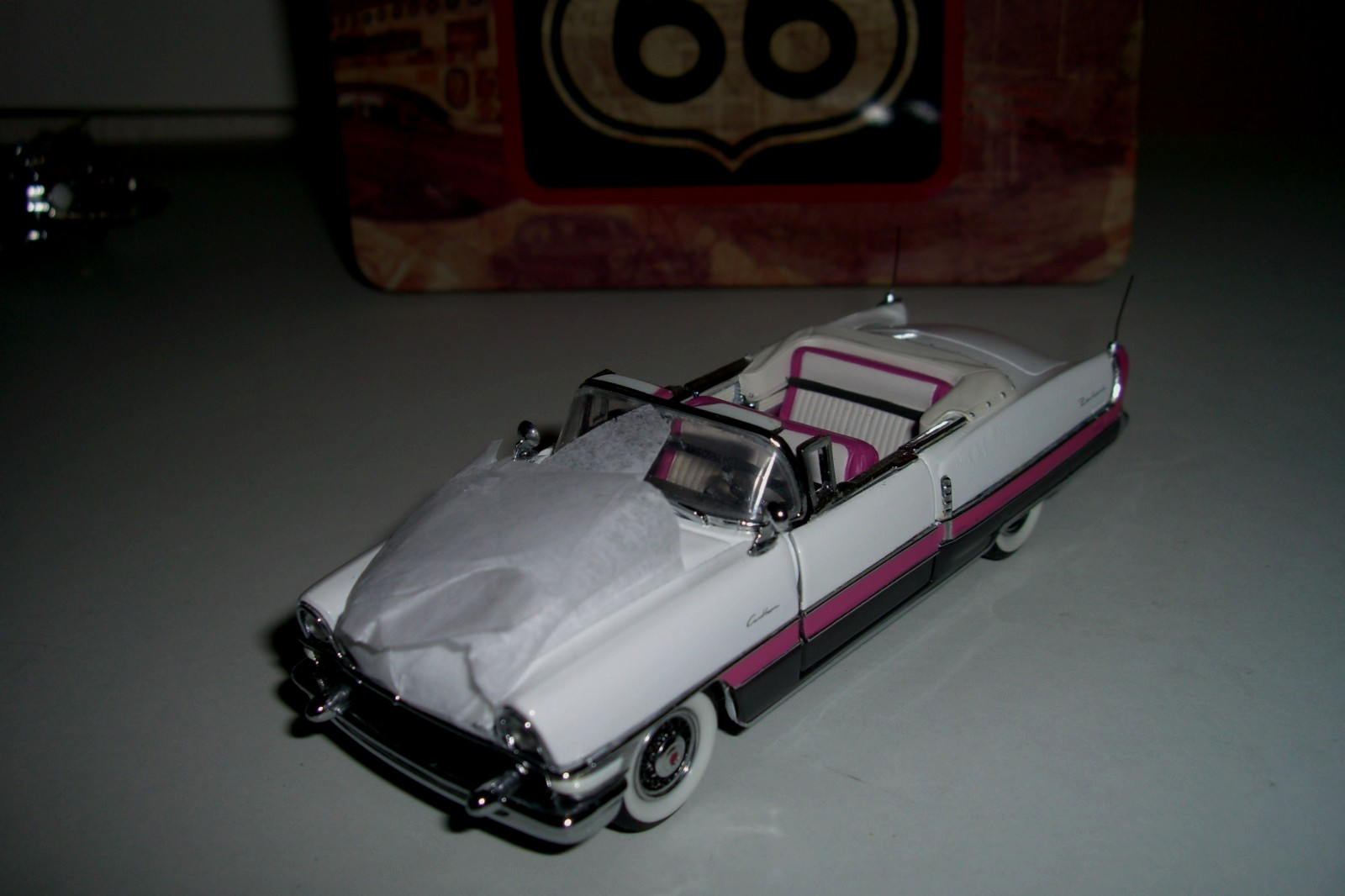 1/43 FRANKLIN MINT PRECISION 1955 PACKARD CARIBBEAN PINK/WHITE CONVERTIBLE