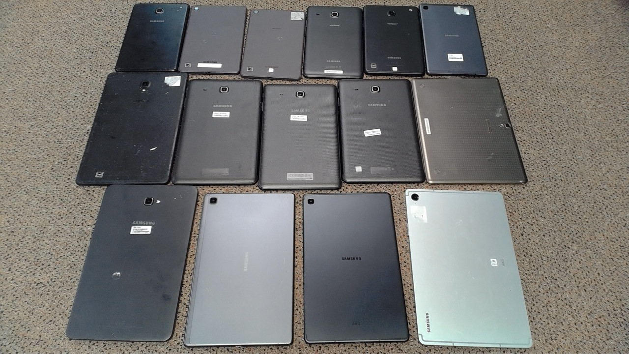Lot of 15 Non-Working Samsung Galaxy Tablets for Parts