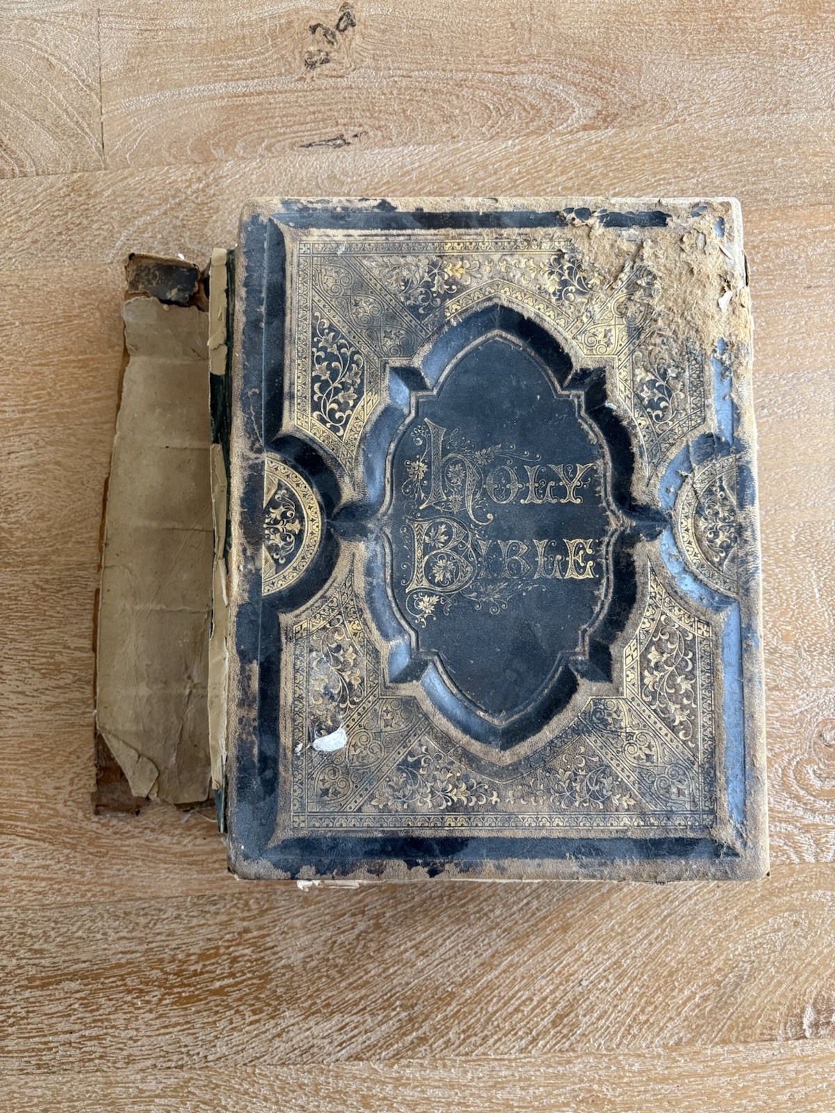 Vitg Antique 1884 Crudens Complete Concordance Family Bible Illustrated 3D Cover Vitg Antique 1884 Crudens Complete Concordance Family Bible Illustrated 3D Cover