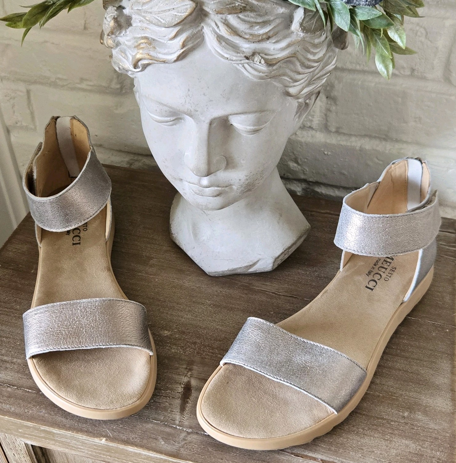 Never Worn $160 Sesto Meucci Sandals, Nude Stardust, 8W Never Worn $160 Sesto Meucci Sandals, Nude Stardust, 8W