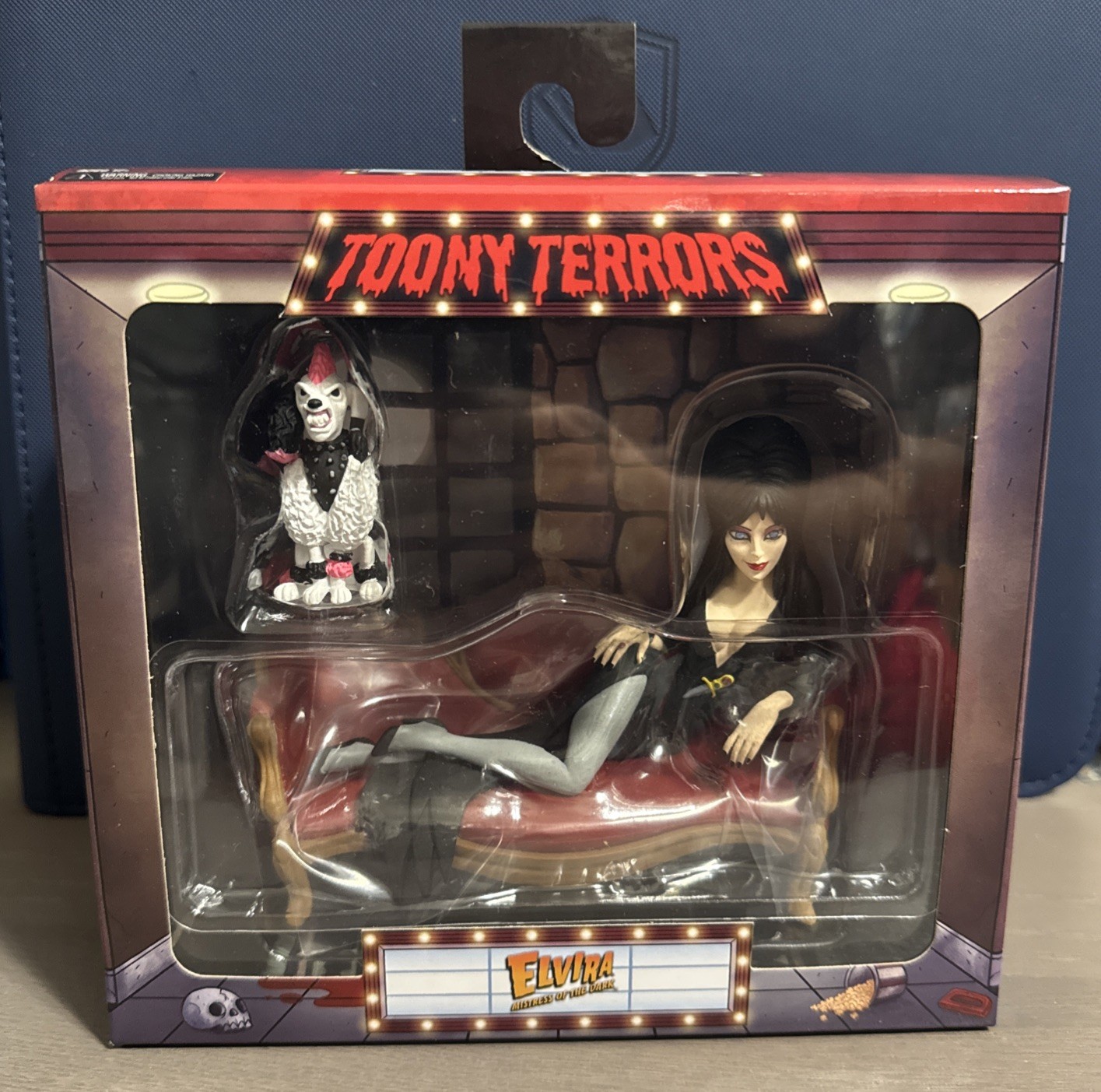 Neca Toony Terrors Elvira Mistress of the Dark Figure on Couch Gonk the Dog New Neca Toony Terrors Elvira Mistress of the Dark Figure on Couch Gonk the Dog New