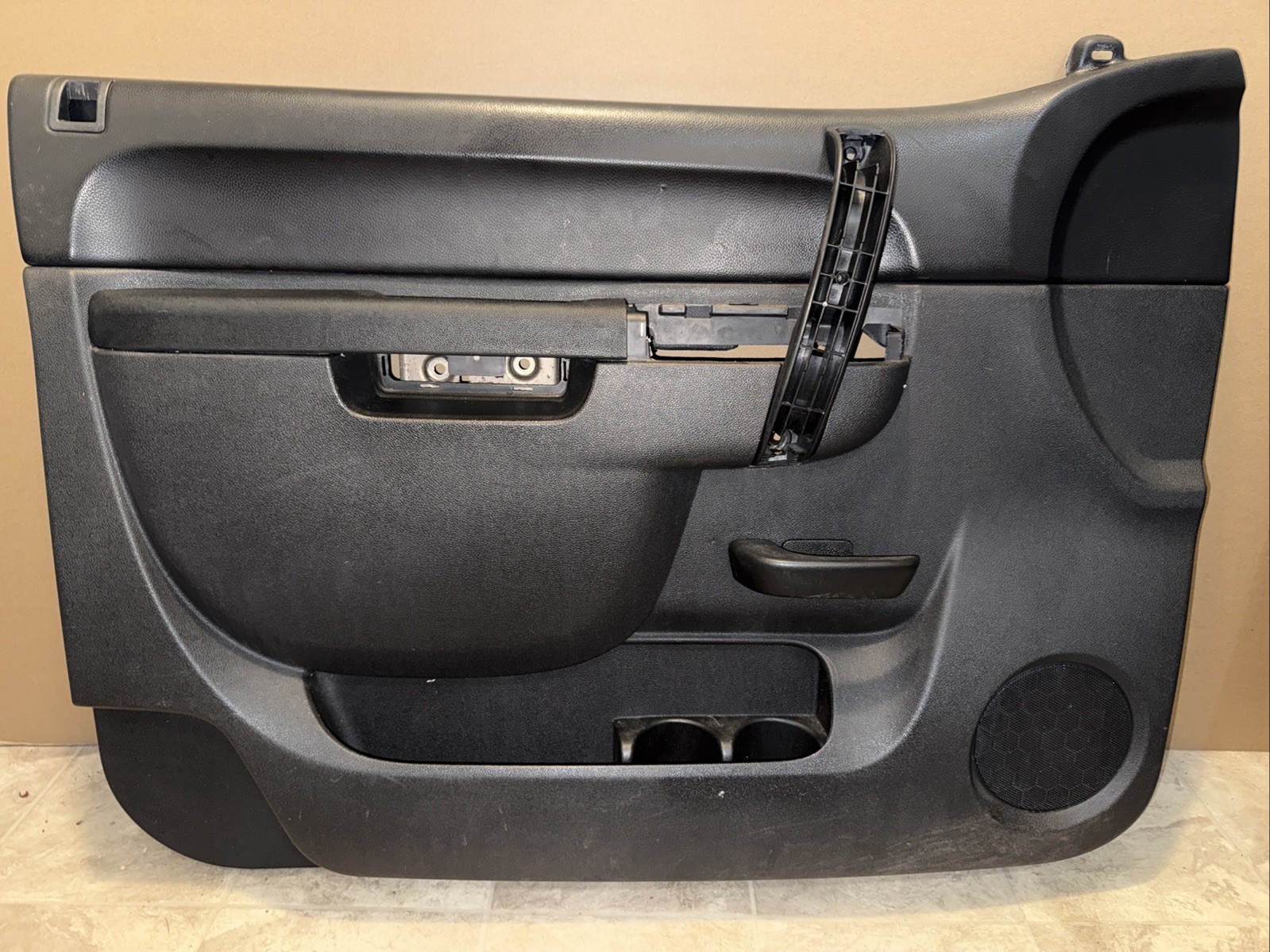 2010-2013 Chevrolet Silverado GMC Sierra Drivers Side Front Door Panel Left