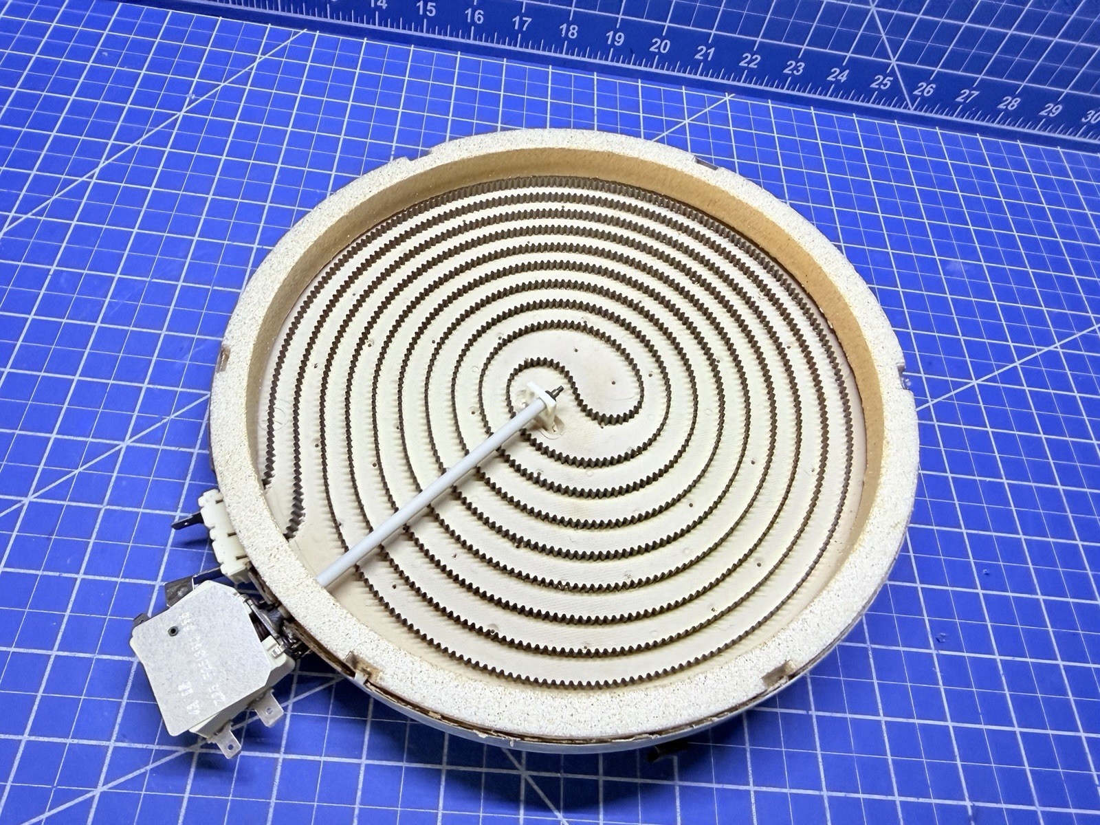Maytag Range Oven Radiant Element P#W10823696 74009034 Maytag Range Oven Radiant Element P#W10823696 74009034