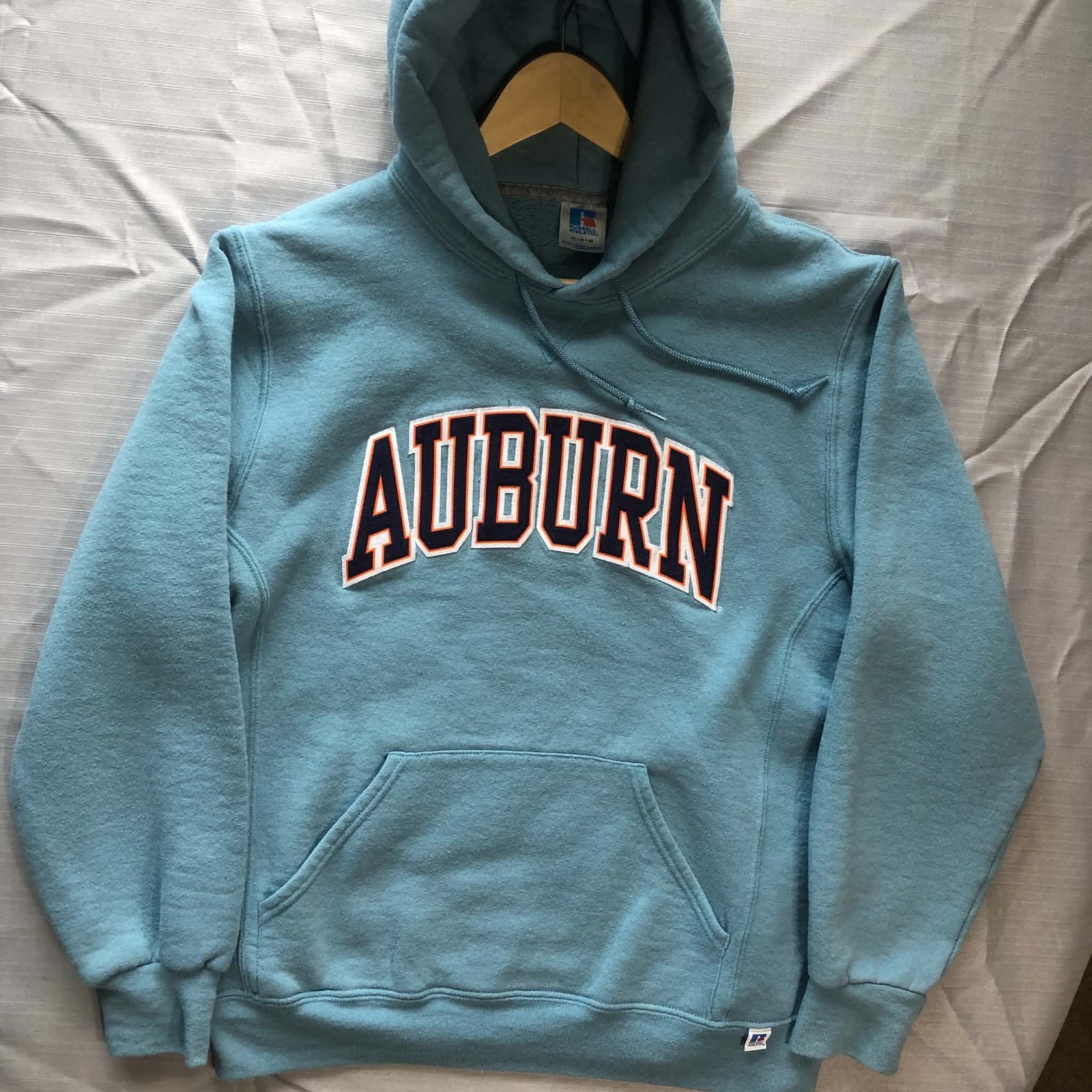 Vintage Auburn Tigers Russell Athletic Y2K Embroidered Logo Pullover Hoodie M Vintage Auburn Tigers Russell Athletic Y2K Embroidered Logo Pullover Hoodie M