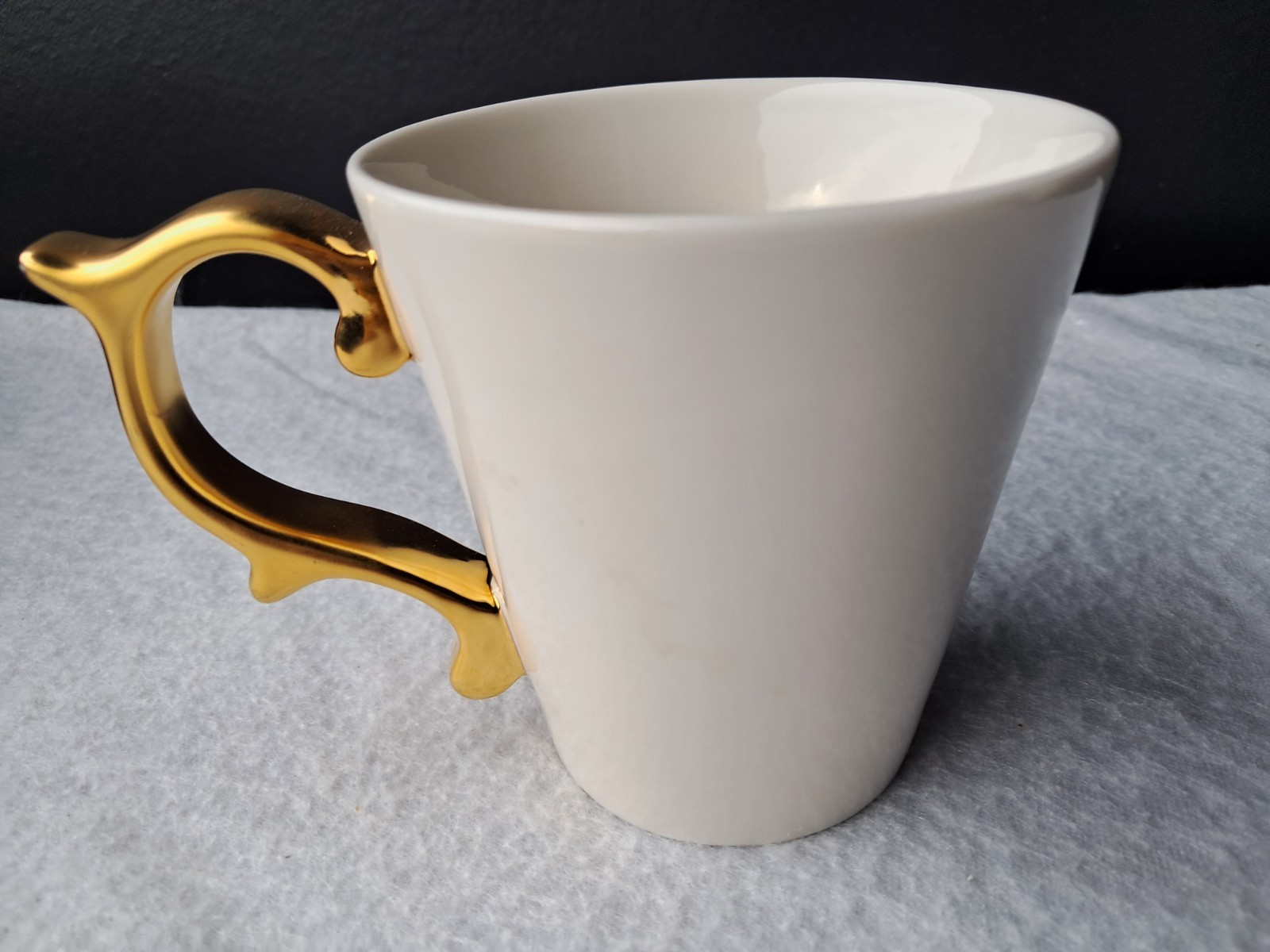 Starbucks / Teavana Tazo Baroque Gold Handled Coffee Mug 12 Fl Oz 2015 Starbucks / Teavana Tazo Baroque Gold Handled Coffee Mug 12 Fl Oz 2015