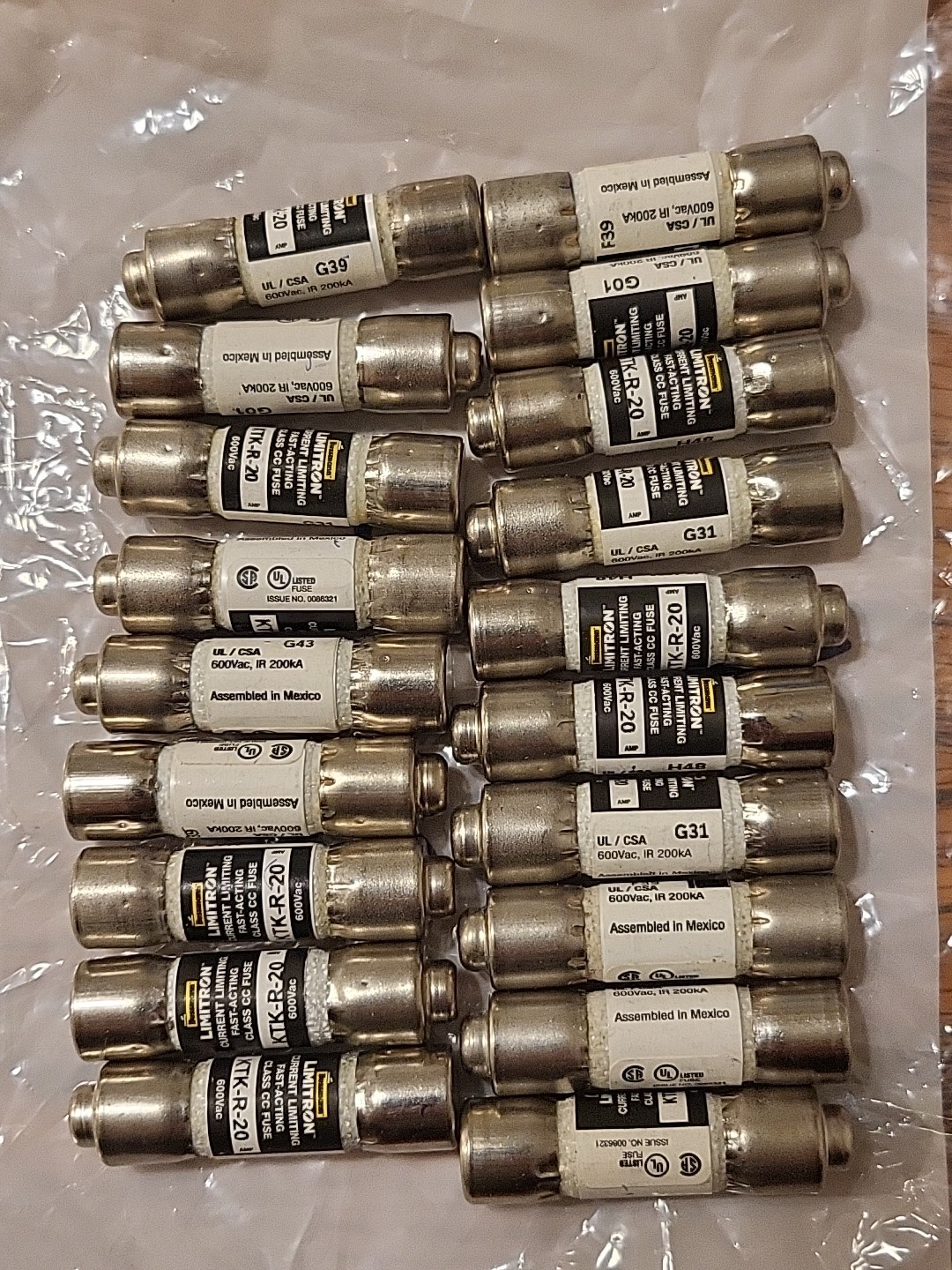 New Open Box Bussmann KTK-R-20 Limitron Current-Limiting Class CC Fuse 20A 600V New Open Box Bussmann KTK-R-20 Limitron Current-Limiting Class CC Fuse 20A 600V