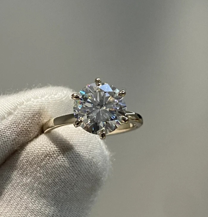 IGI 3 Ct Round Cut VS1 Lab Grown Diamond 6 Prong Solitaire Ring 14K Yellow Gold