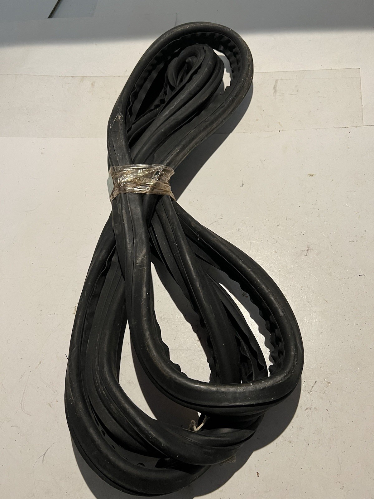 Genuine Mercedes Front Windshield Sealing Frame 116-671-01-20 NOS 73-80 W116 450 Genuine Mercedes Front Windshield Sealing Frame 116-671-01-20 NOS 73-80 W116 450