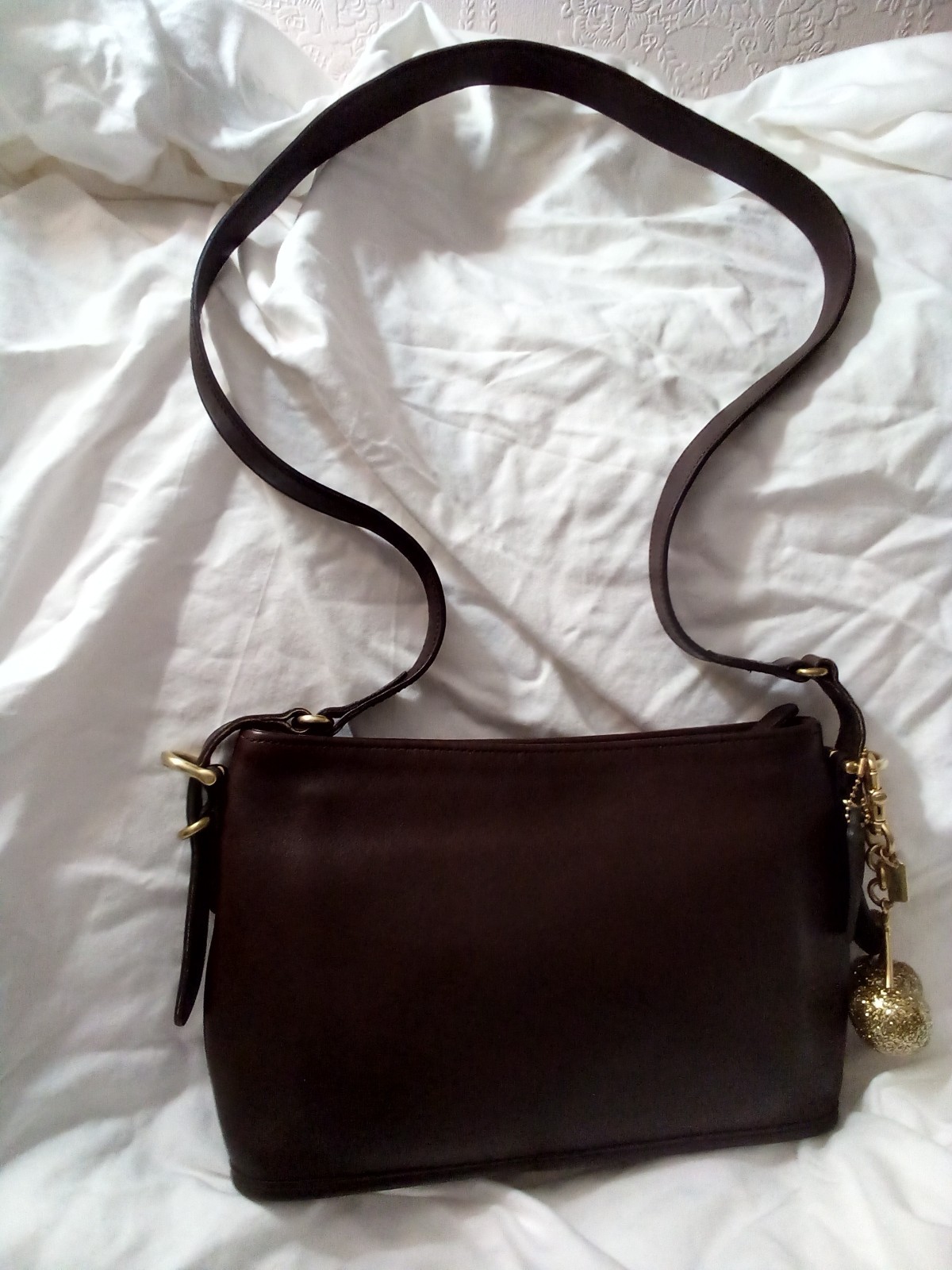 Vintage COACH 9802 Equestrian Zip Crossbody Bag Mahogany w/Coach Gold Cherries