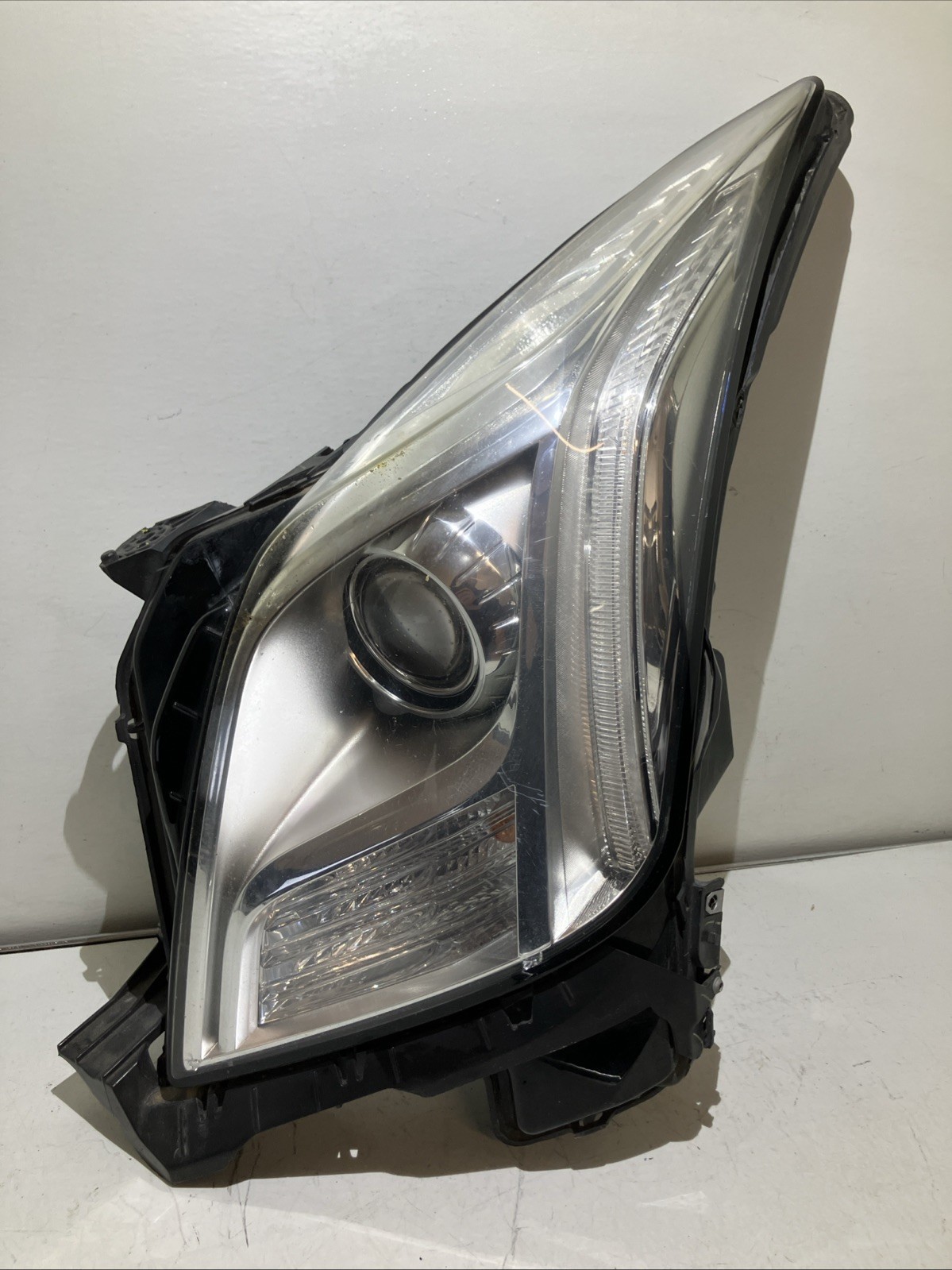 2013 - 2017 Cadillac XTS LH Driver Left Non-AFS Xenon HID Headlight OEM
