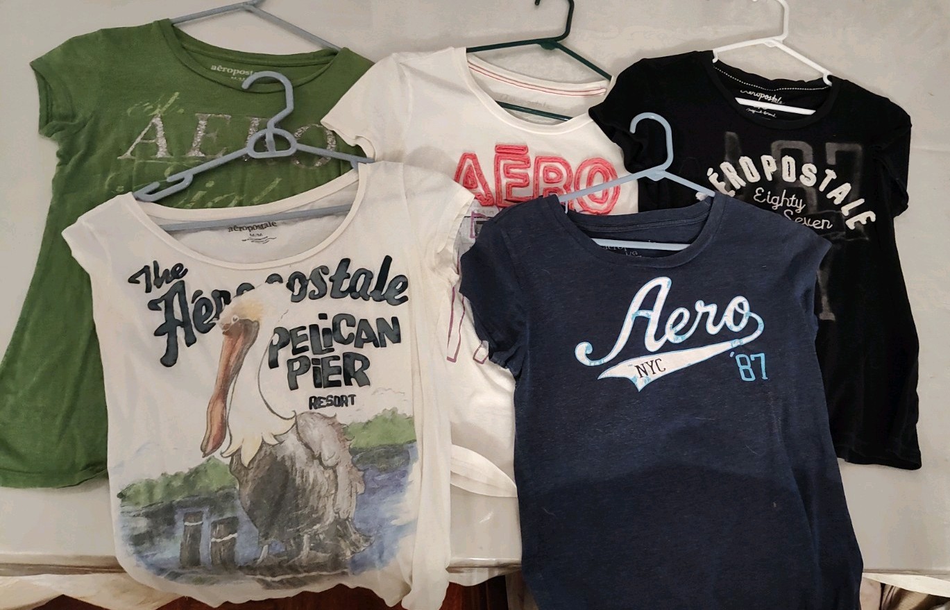Vintage Aeropostale women\'s T-shirts lot of 5 sizes medium and large very cute Vintage Aeropostale women\'s T-shirts lot of 5 sizes medium and large very cute