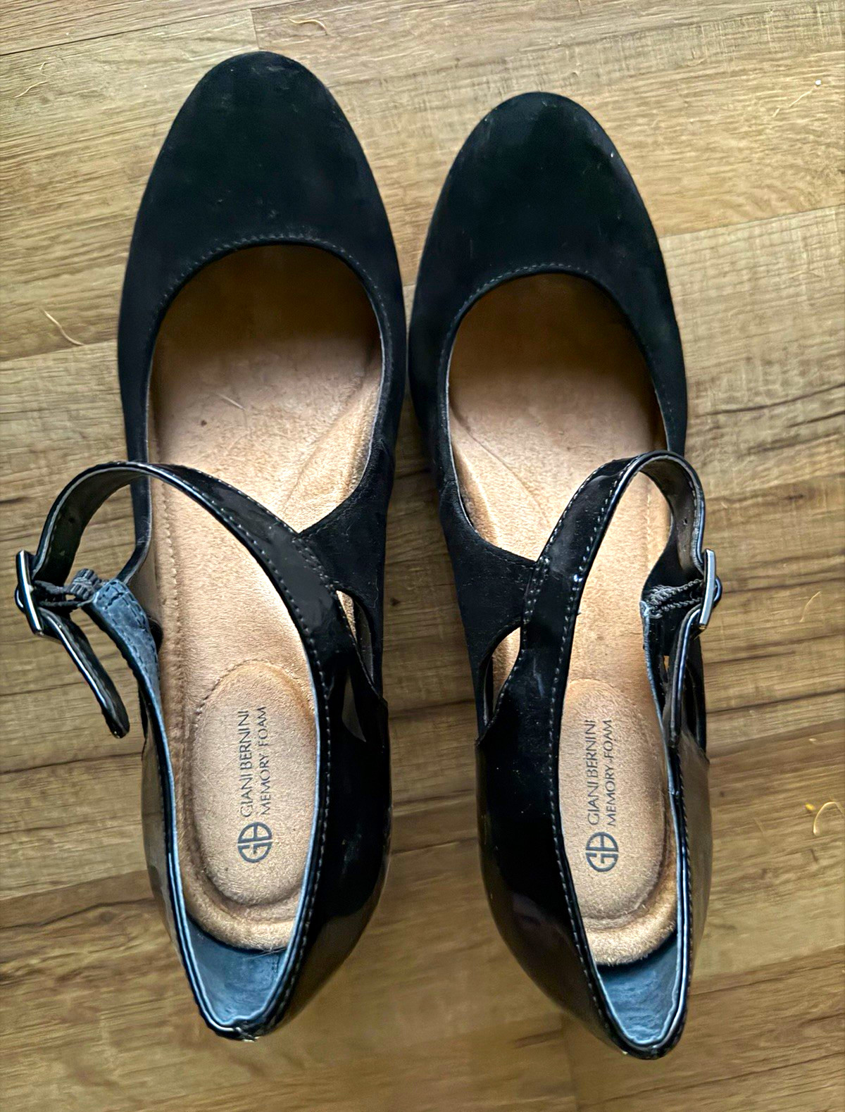 Giani Bernini Black Suede Mary Jane Buckle Strap Memory Foam Heel 9.5M Giani Bernini Black Suede Mary Jane Buckle Strap Memory Foam Heel 9.5M