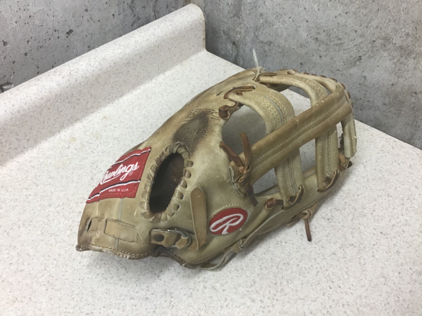 Rawlings Gold Glove Series PRO-SBT Baseball Glove Brown SE 001 RHT Rawlings Gold Glove Series PRO-SBT Baseball Glove Brown SE 001 RHT