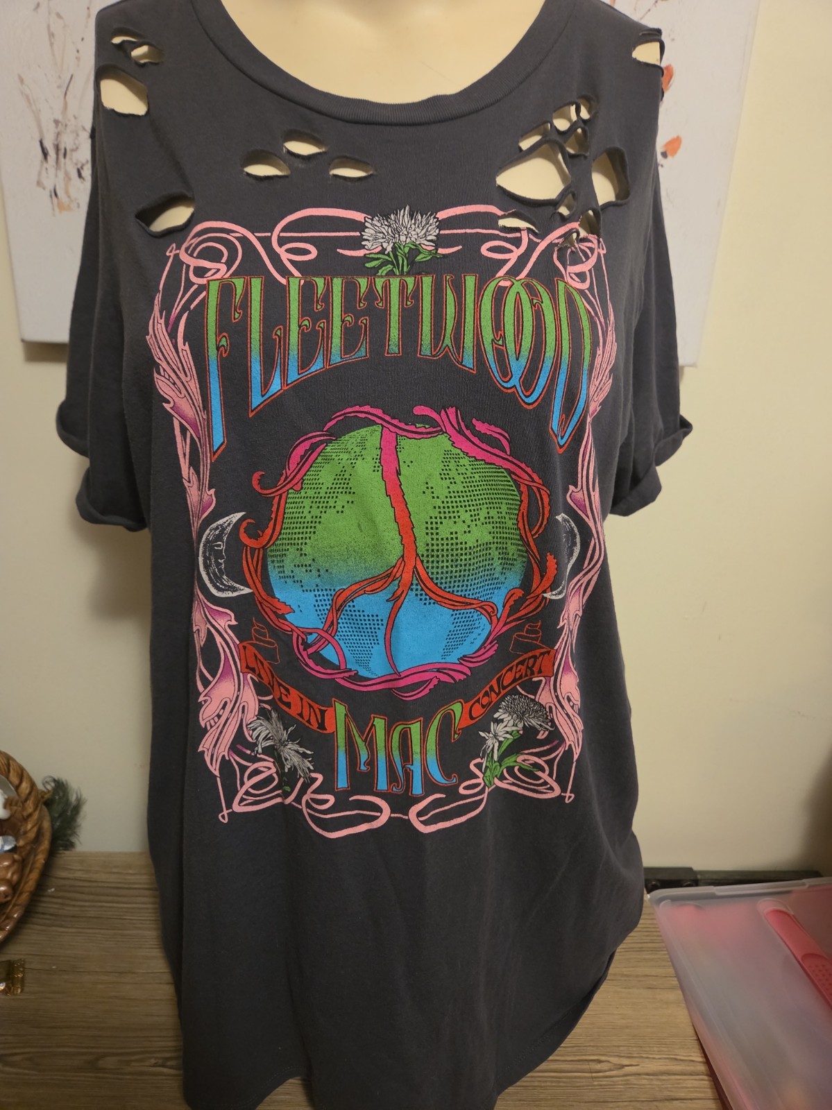 Torrid Fleetwood Mac Destructed T Shirt 2 2XL Torrid Fleetwood Mac Destructed T Shirt 2 2XL