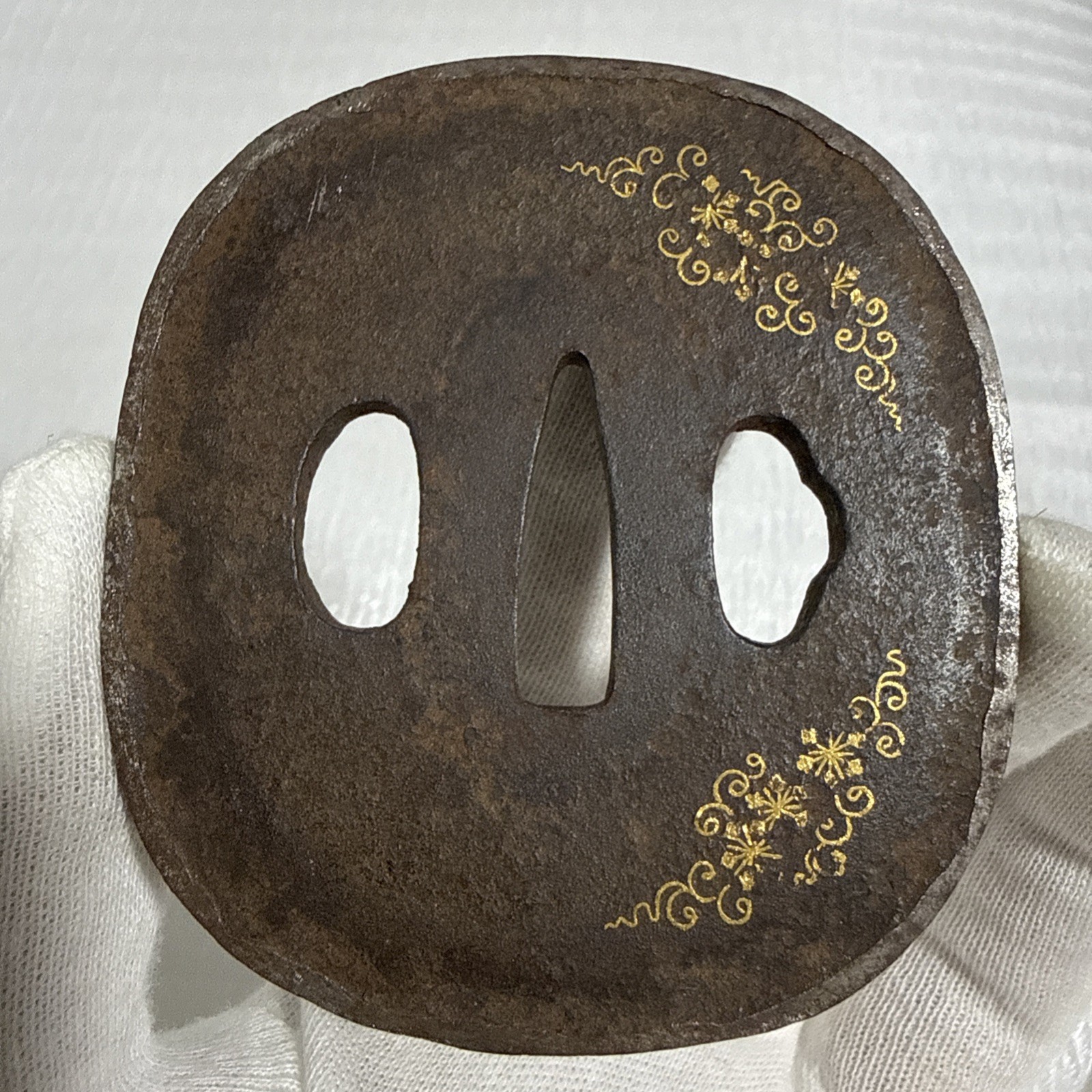 Antique Japanese Iron Tsuba – Floral Arabesque Design with Gold Detailing Antique Japanese Iron Tsuba – Floral Arabesque Design with Gold Detailing