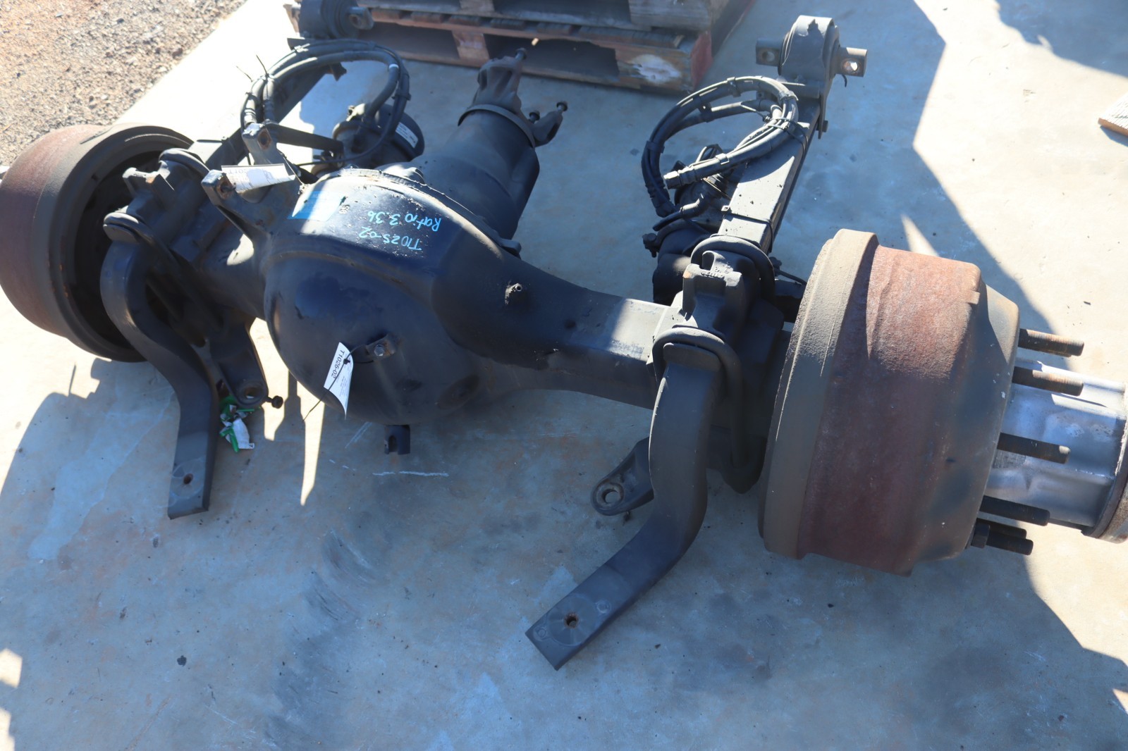 2018-2023 PETERBILT 579 PACCAR REAR / REAR DRIVE AXLE  RATIO 3.36  OEM