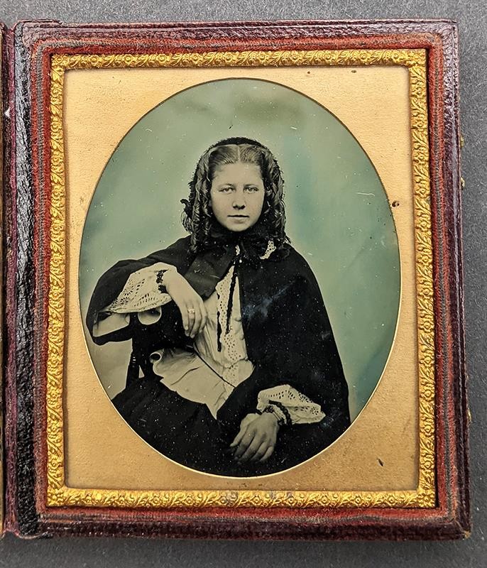 VICTORIAN AMBROTYPE SIXTH PLATE SEATED YOUNG LADY c1870\'s