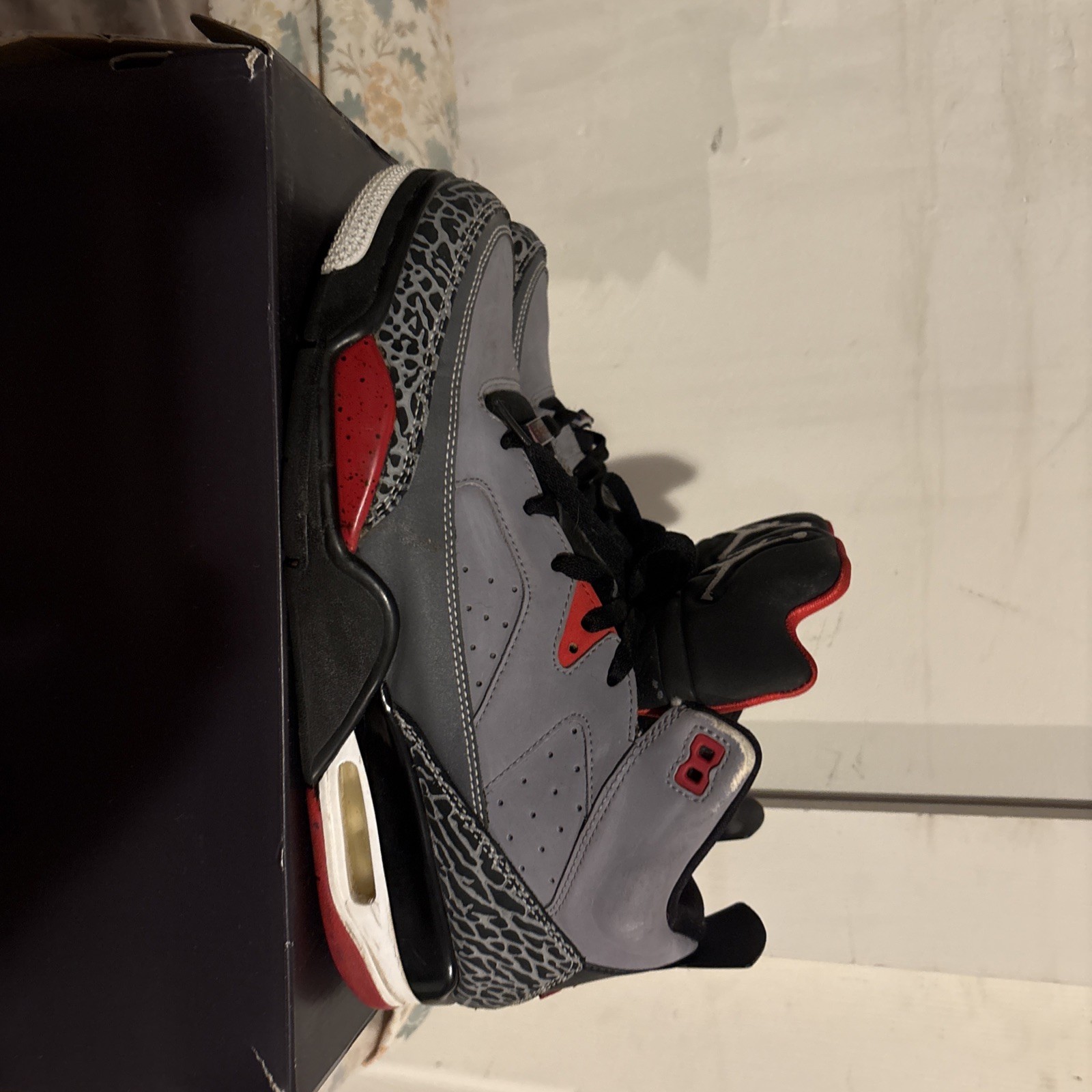 Nike Air Jordan Son Of Mars Low Cement Grey Red 580603-004 Size 12 Men Fast Ship Nike Air Jordan Son Of Mars Low Cement Grey Red 580603-004 Size 12 Men Fast Ship