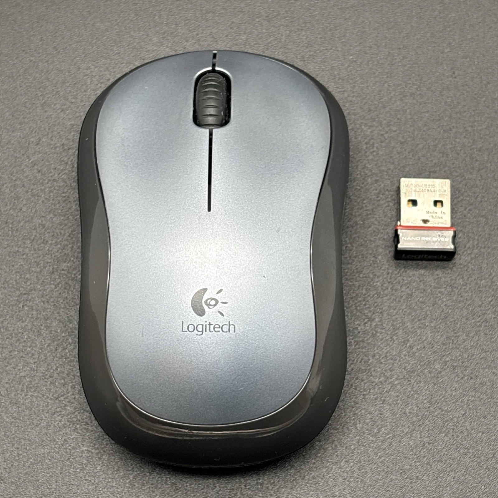 Logitech M225 Wireless Optical Mouse w/Scroll-Wheel Nano - Gray & Black Logitech M225 Wireless Optical Mouse w/Scroll-Wheel Nano - Gray & Black