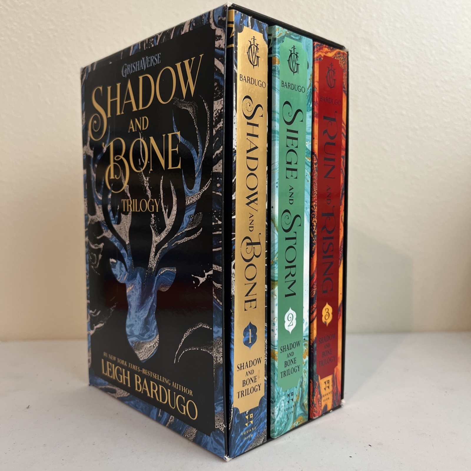 The Shadow and Bone Trilogy Set Paperback Leigh Bardugo