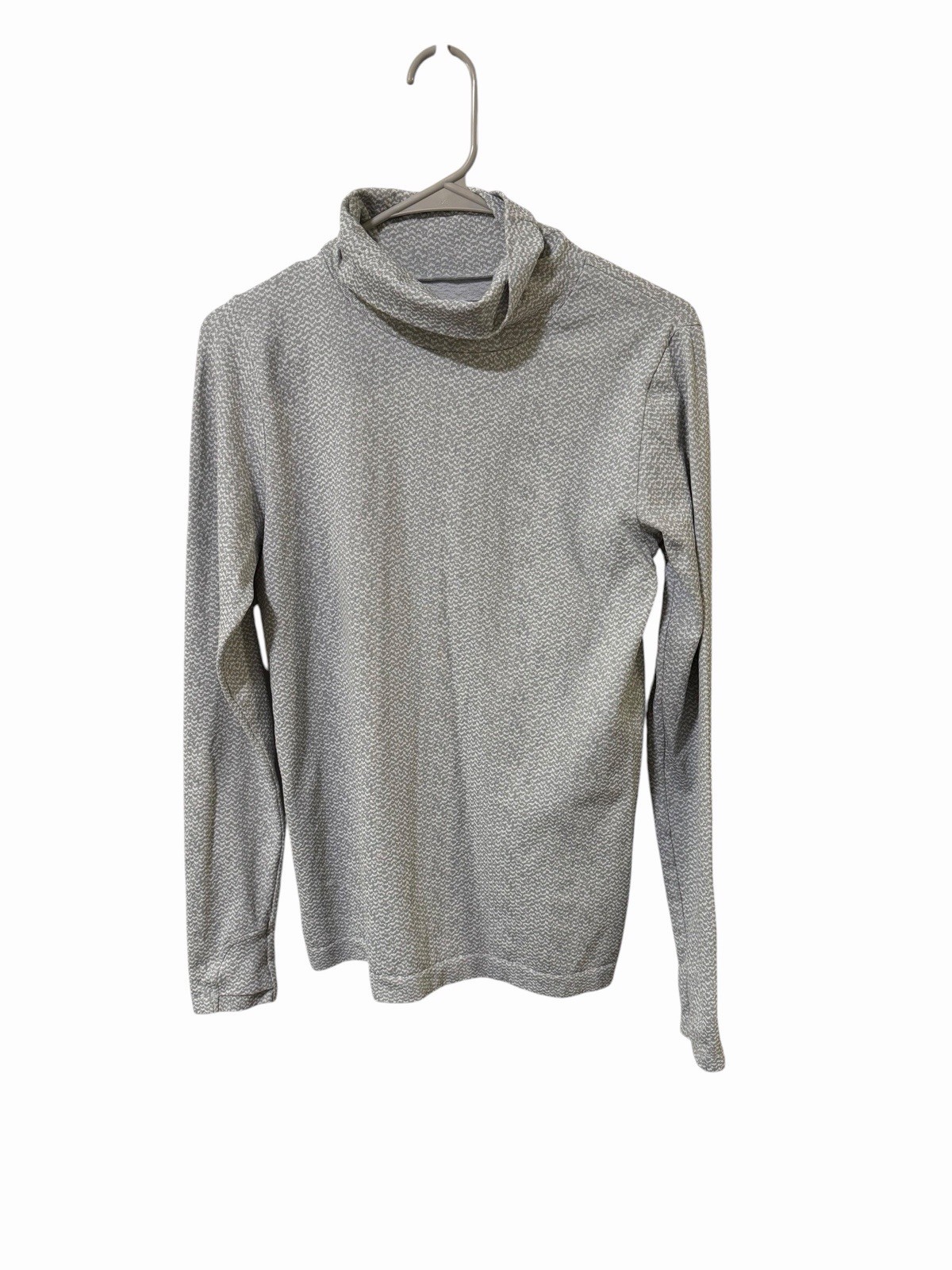 Athleta Sz M Flurry Peak UPF 50 Top Turtleneck Base Layer Gray Blouse Athleta Sz M Flurry Peak UPF 50 Top Turtleneck Base Layer Gray Blouse