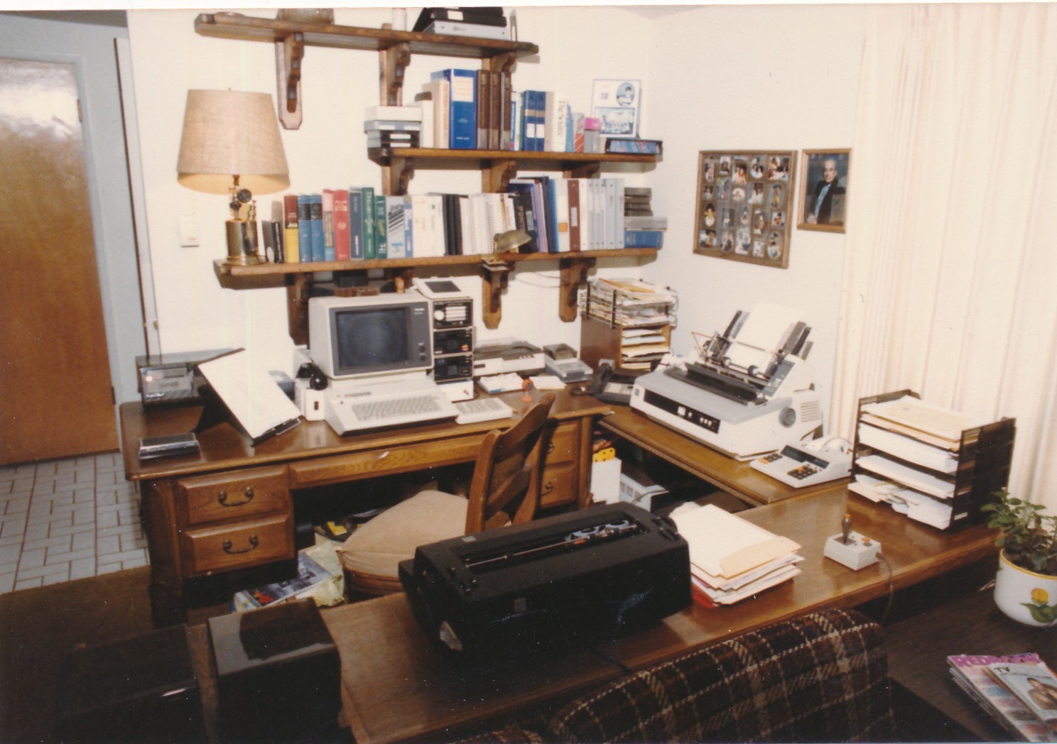 Apple IIe Vintage Computer Photo Home Office IBM Selectric 3x5 S24-3 Apple IIe Vintage Computer Photo Home Office IBM Selectric 3x5 S24-3
