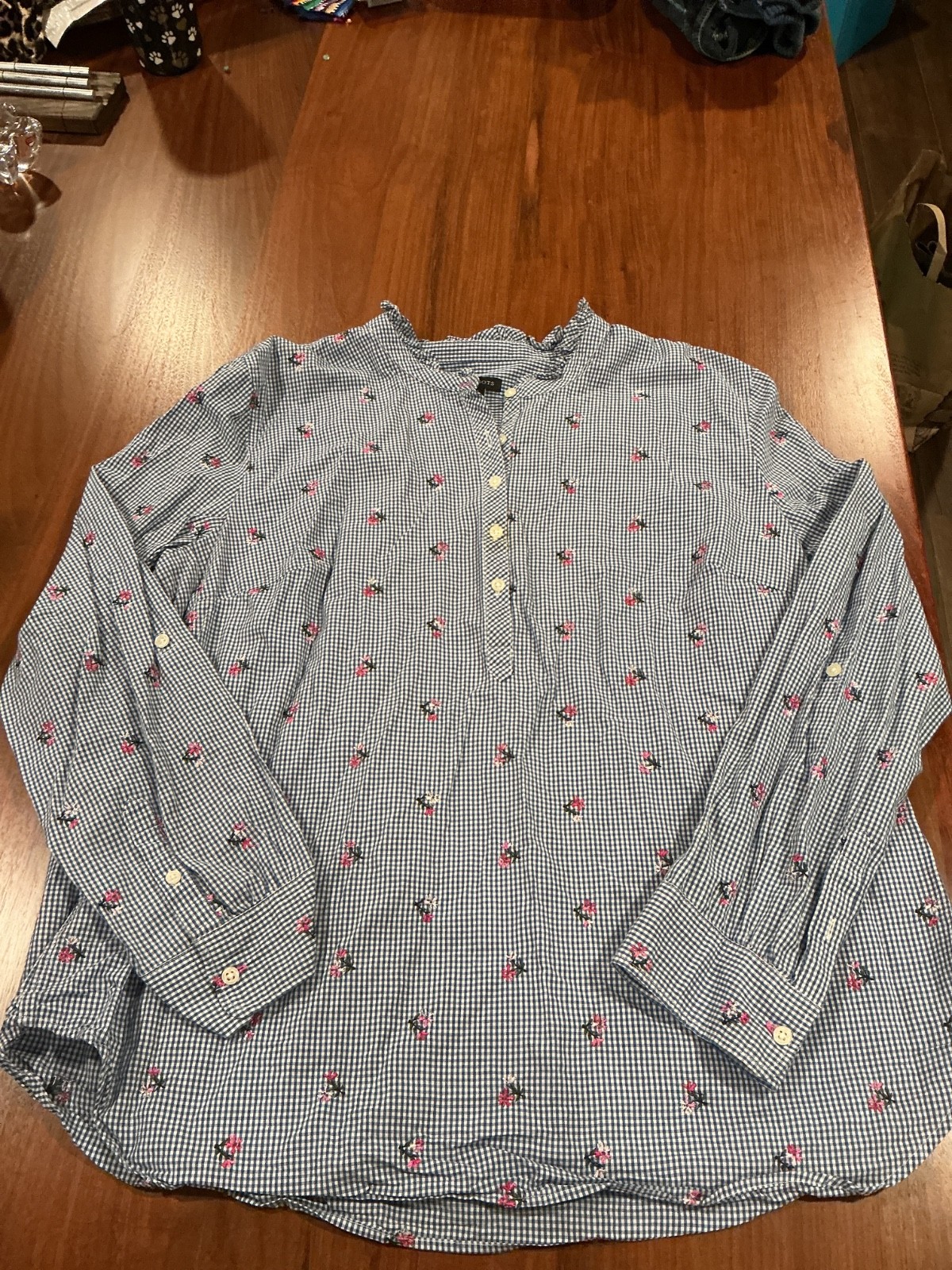 Talbots Shirt Womens Large Blue Gingham Embroidered Floral Long Sleeve Top XL Talbots Shirt Womens Large Blue Gingham Embroidered Floral Long Sleeve Top XL