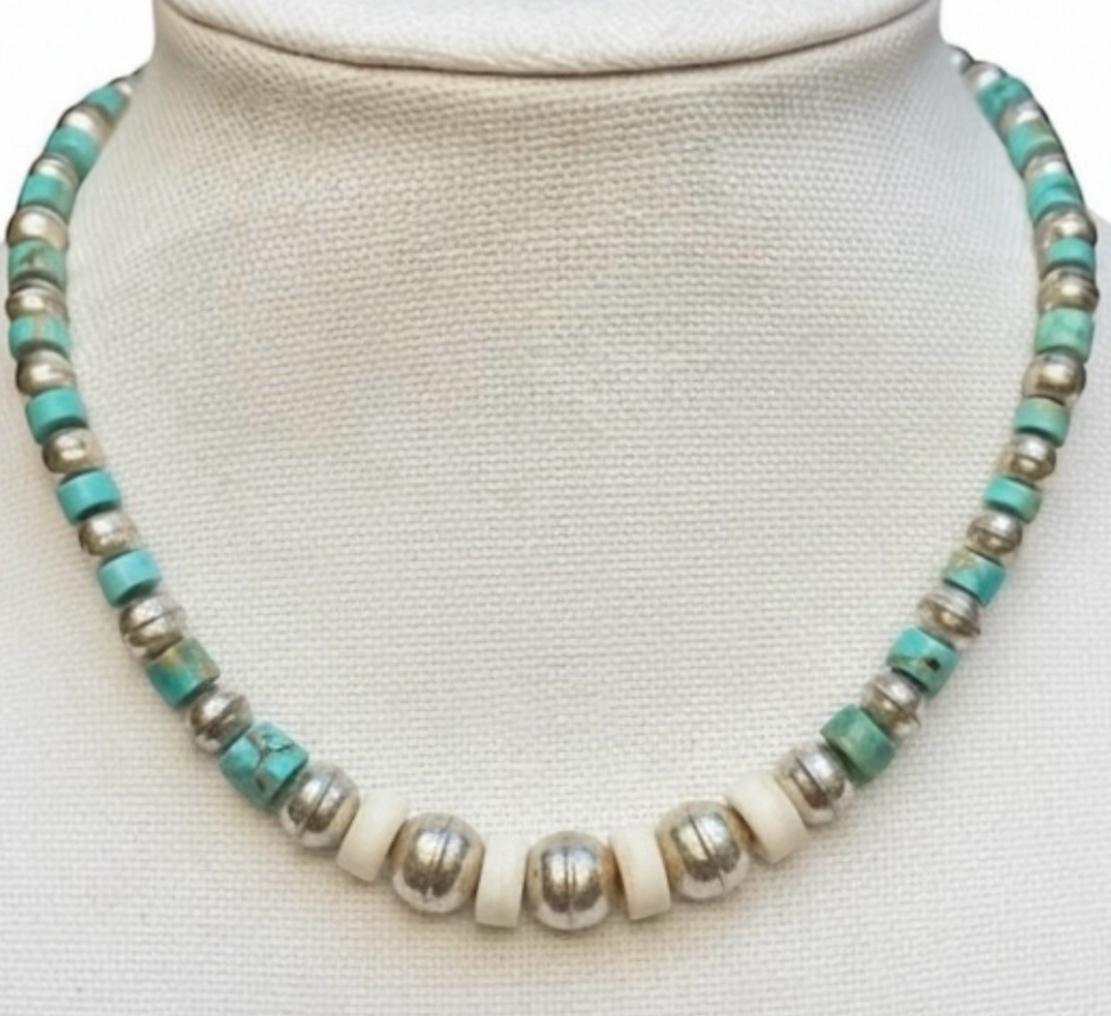 Vintage Sterling Silver Navajo Bench Beads White & Blue Turquoise Discs Necklace Vintage Sterling Silver Navajo Bench Beads White & Blue Turquoise Discs Necklace