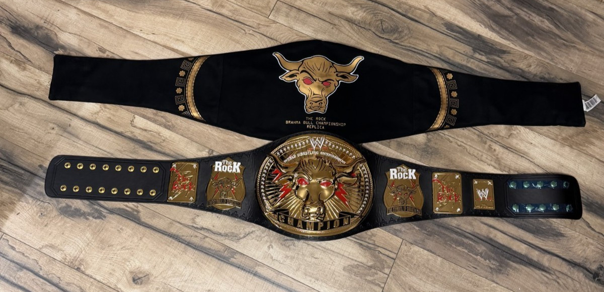 WWE THE ROCK OFFICIAL BRAHMA BULL CHAMPIONSHIP REPLICA BELT W/ BELT BAG WWE THE ROCK OFFICIAL BRAHMA BULL CHAMPIONSHIP REPLICA BELT W/ BELT BAG