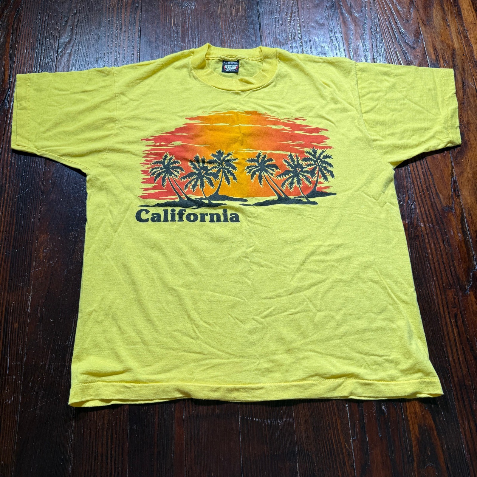 Vintage 80s California Shirt Mens XL Yellow Sunset Palm Tree Screen Stars Best